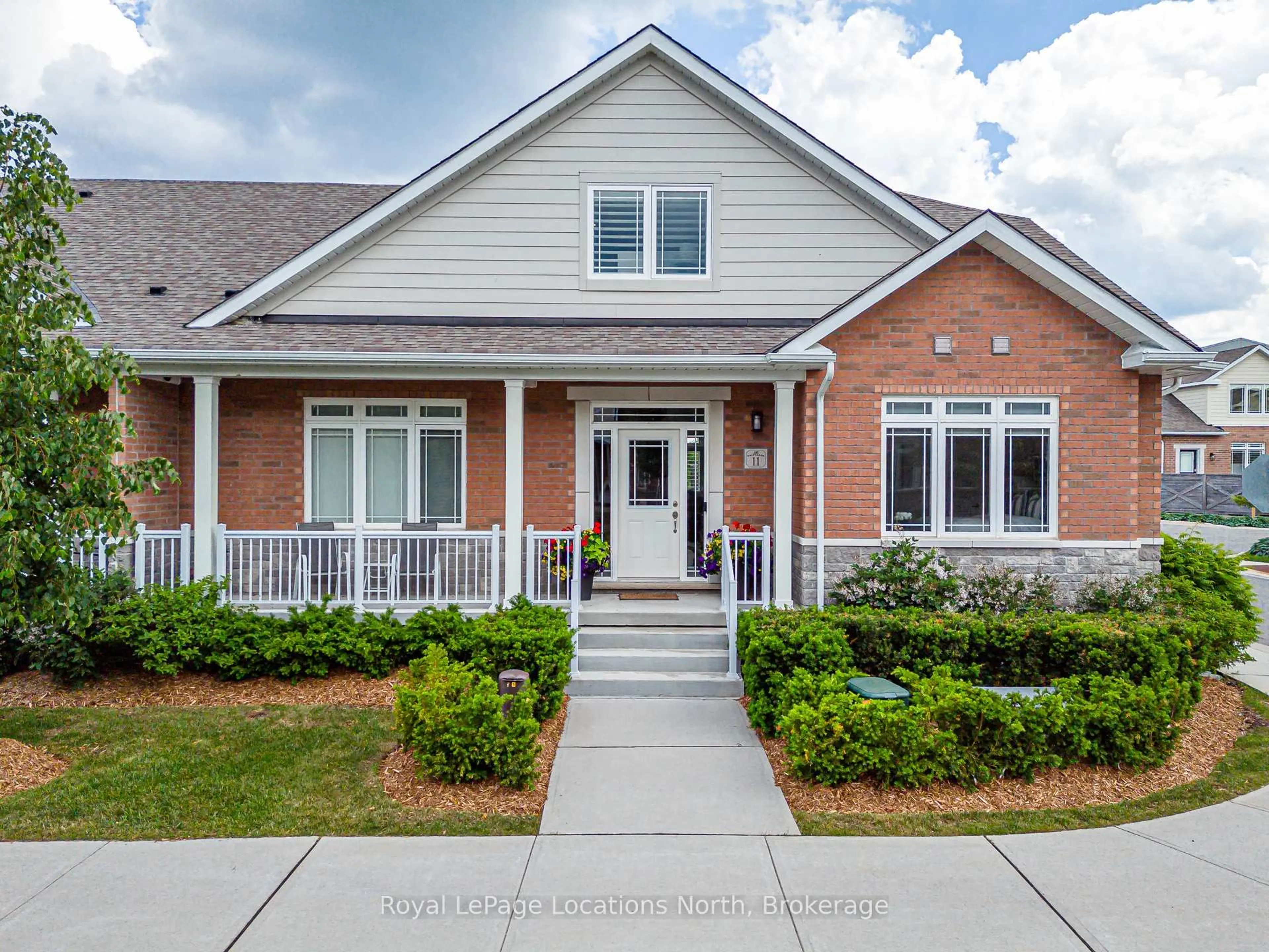 Home with brick exterior material, street for 11 North Pine St, Collingwood Ontario L9Y 5L6