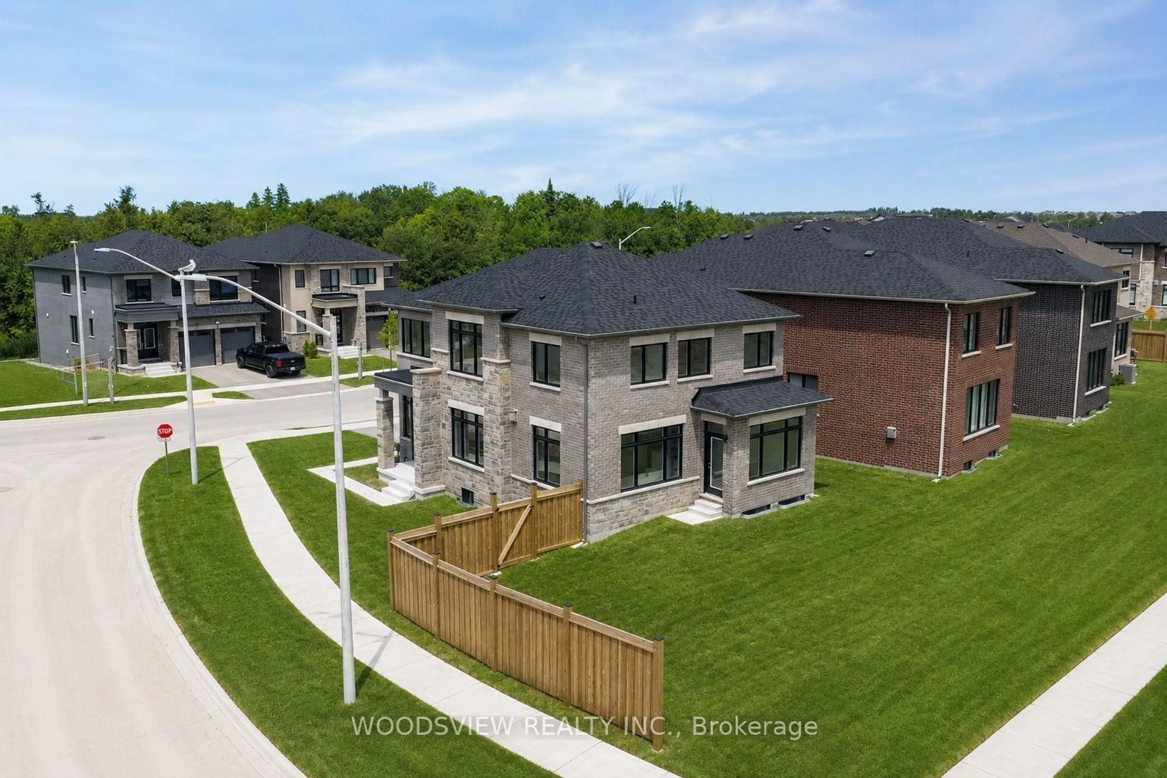 A pic from outside/outdoor area/front of a property/back of a property/a pic from drone, unknown for 91 Thicketwood Ave, Barrie Ontario L9J 0W8