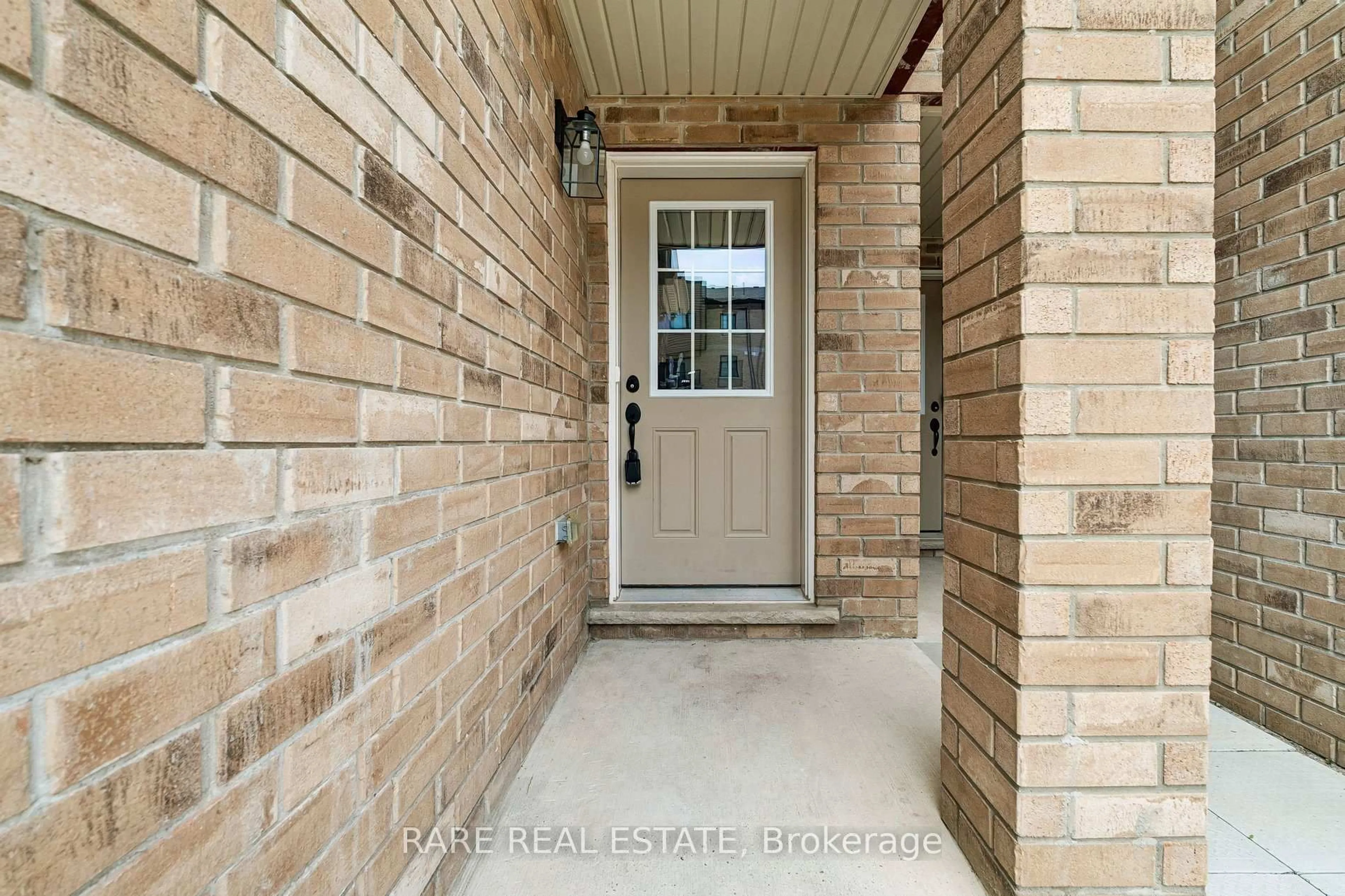 Indoor entryway for 55 Hay Lane, Barrie Ontario L9J 0T6