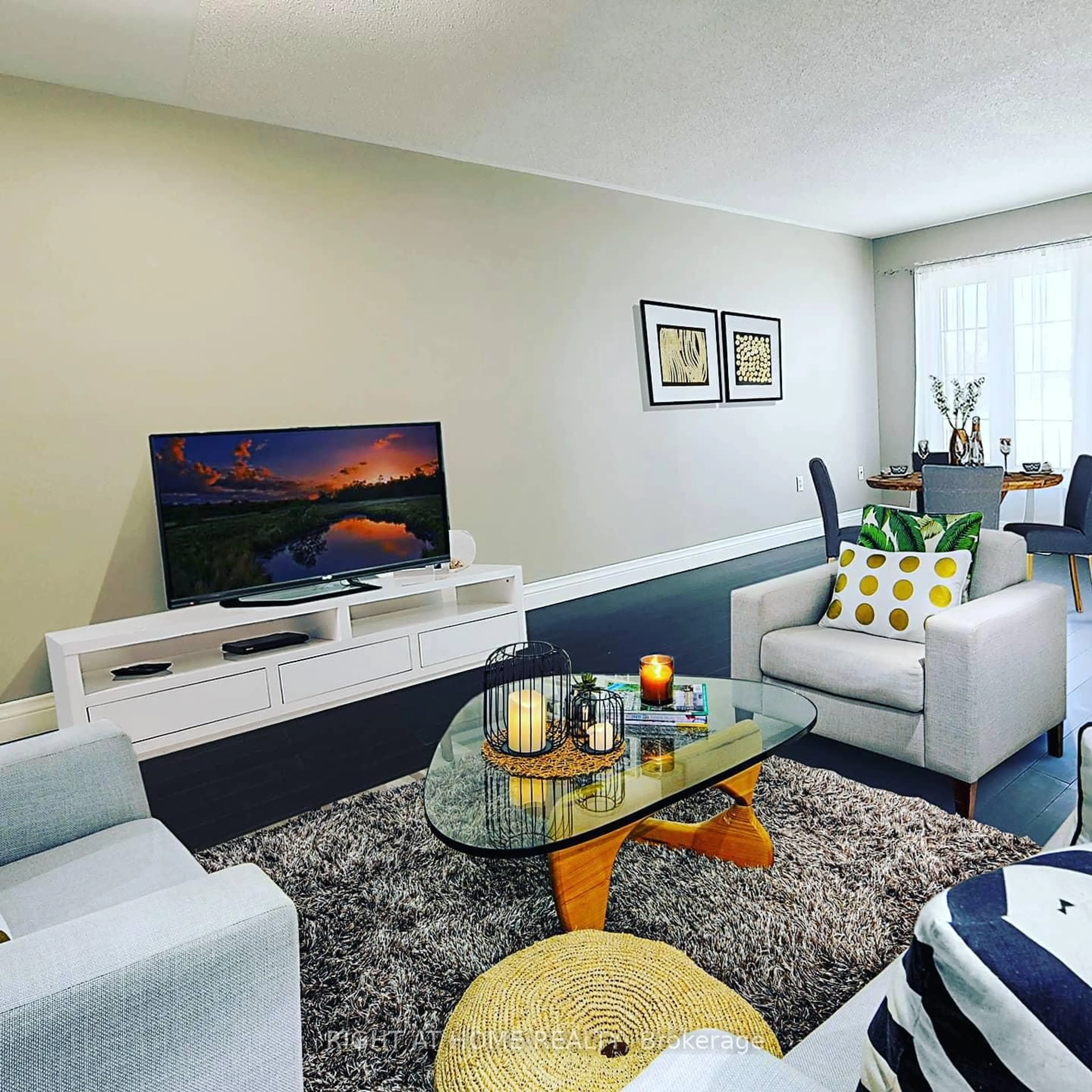Living room with furniture, carpet floor for 162 Hanmer St, Barrie Ontario L4M 6W2