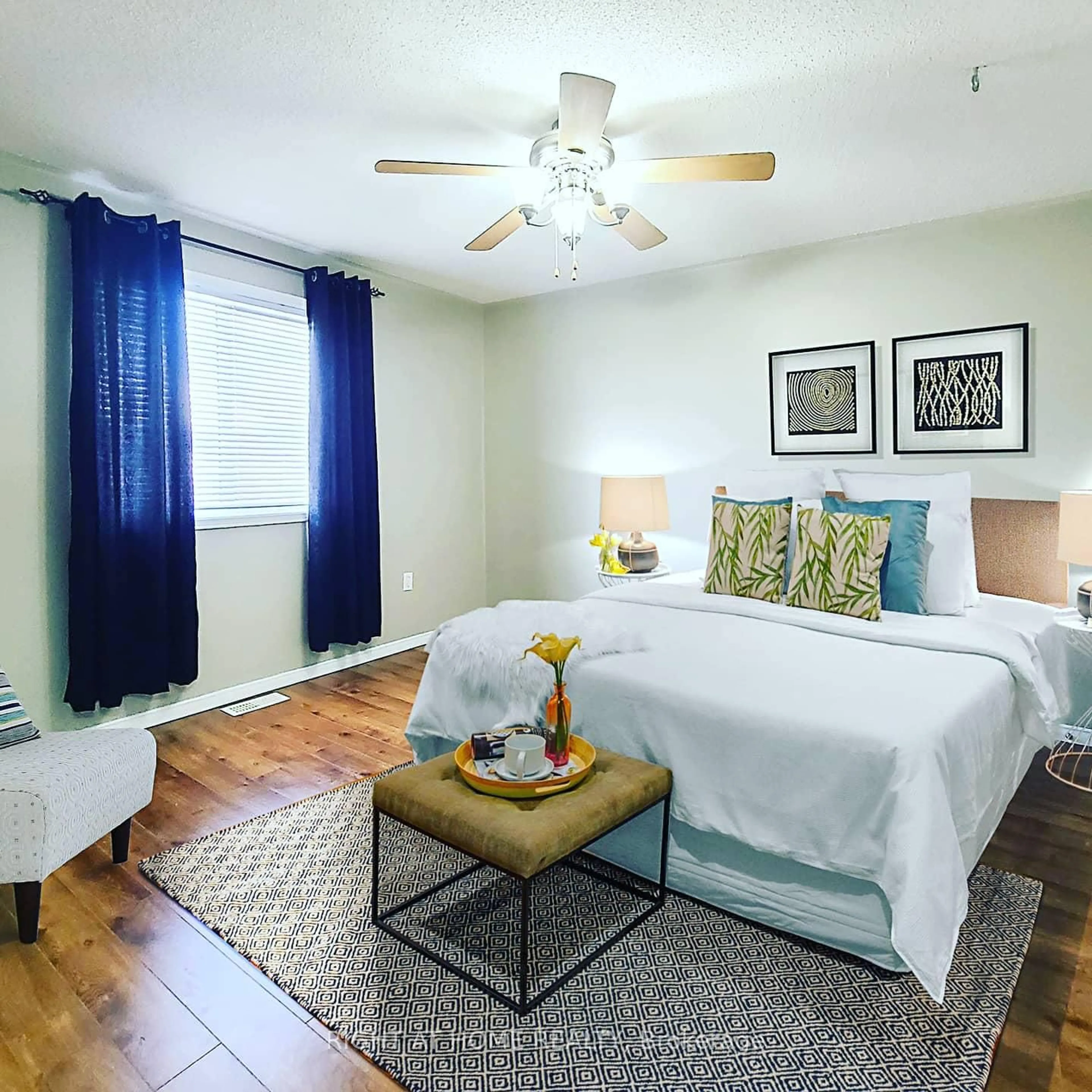 Bedroom with bed, unknown for 162 Hanmer St, Barrie Ontario L4M 6W2