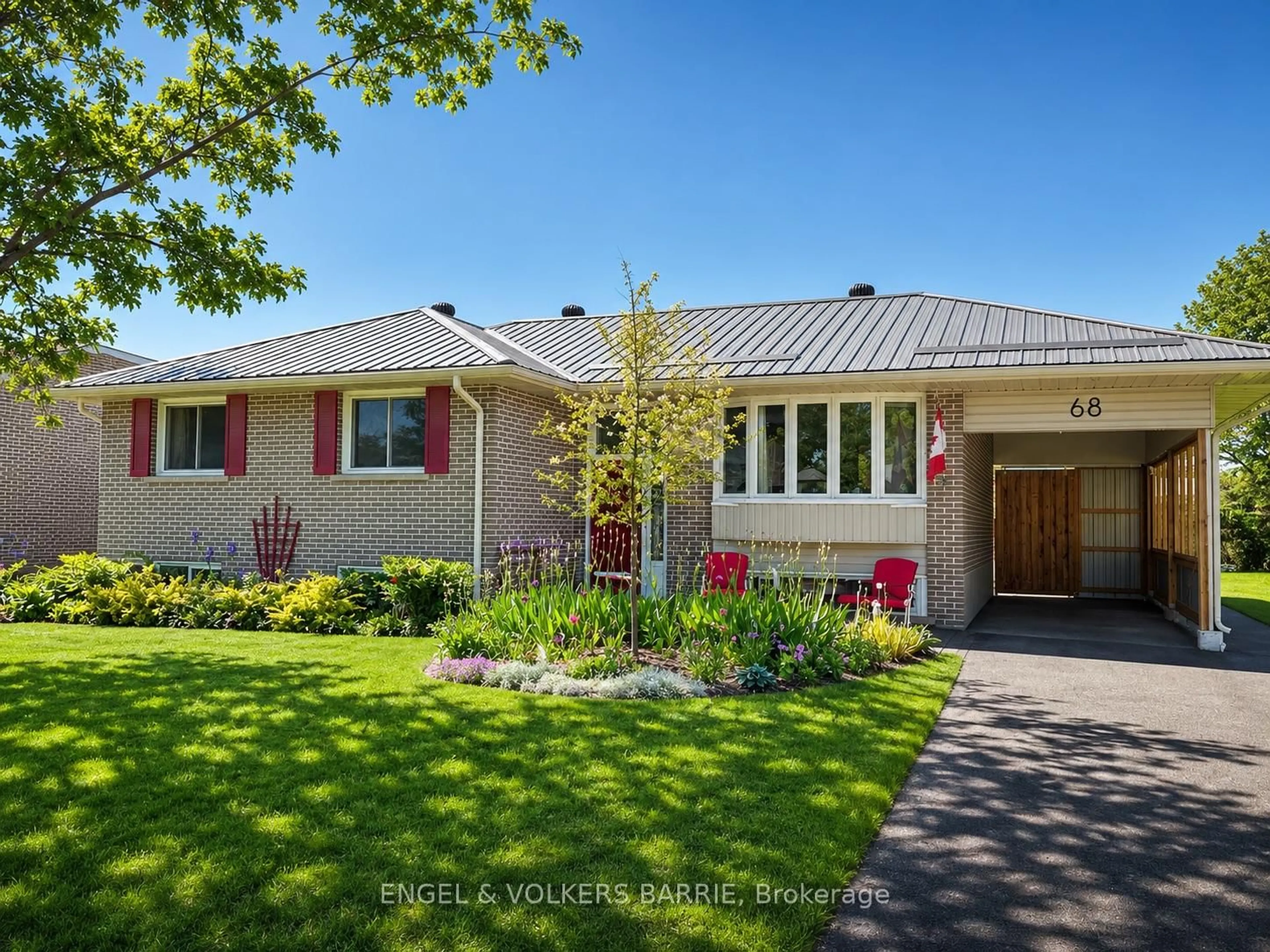 Home with brick exterior material, street for 68 Ottaway Ave, Barrie Ontario L4M 2X2