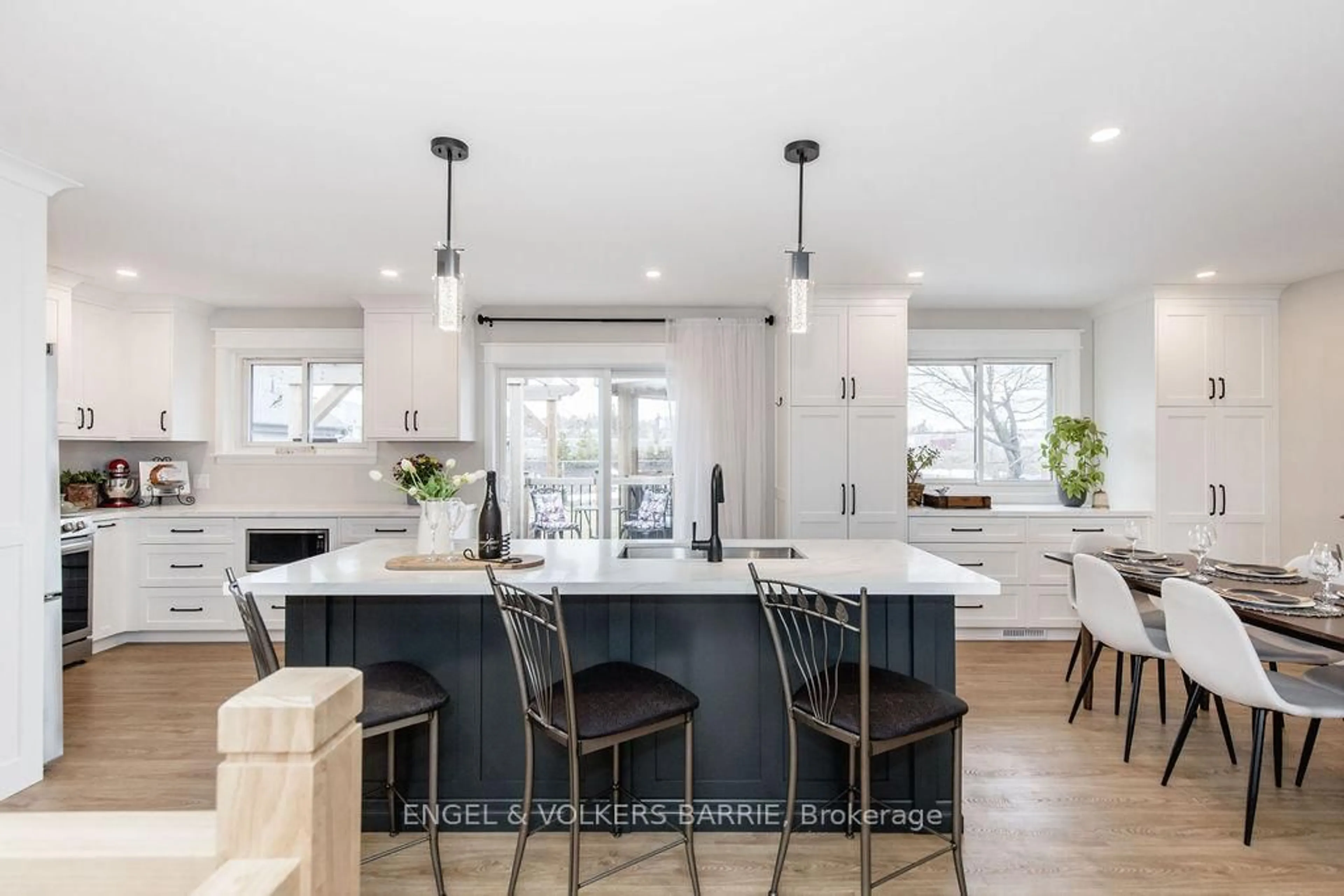 Open concept kitchen, unknown for 68 Ottaway Ave, Barrie Ontario L4M 2X2