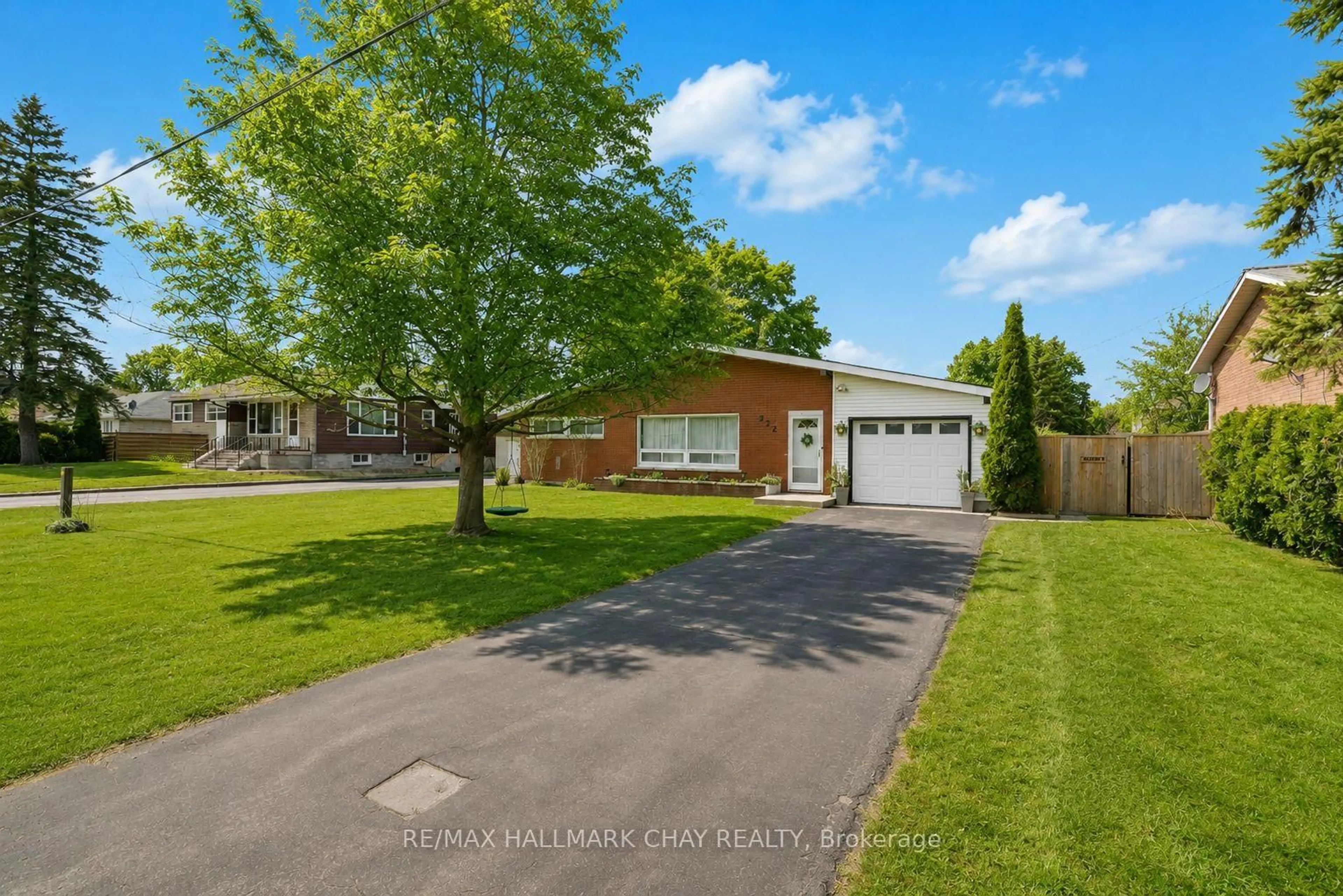 A pic from outside/outdoor area/front of a property/back of a property/a pic from drone, street for 232 Superior St, Clearview Ontario L0M 1S0