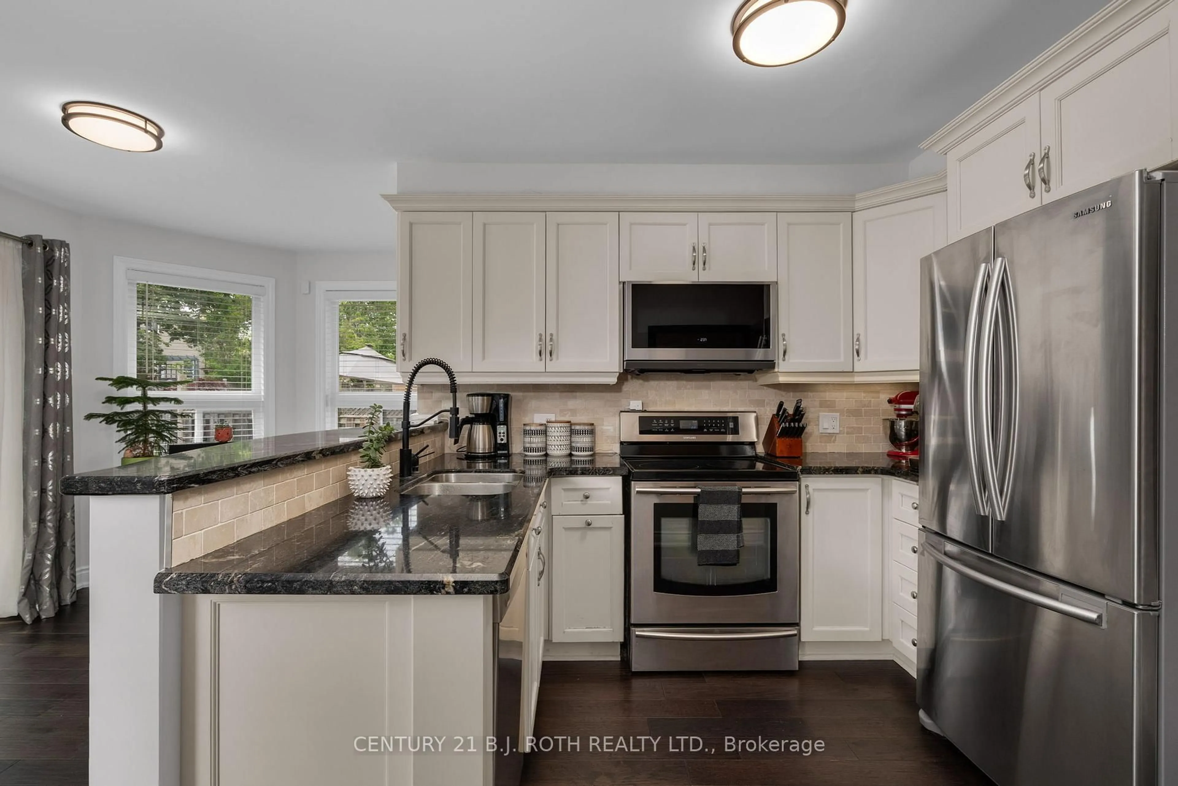 Open concept kitchen, ceramic/tile floor for 16 Longman Dr, Barrie Ontario L4N 7C2