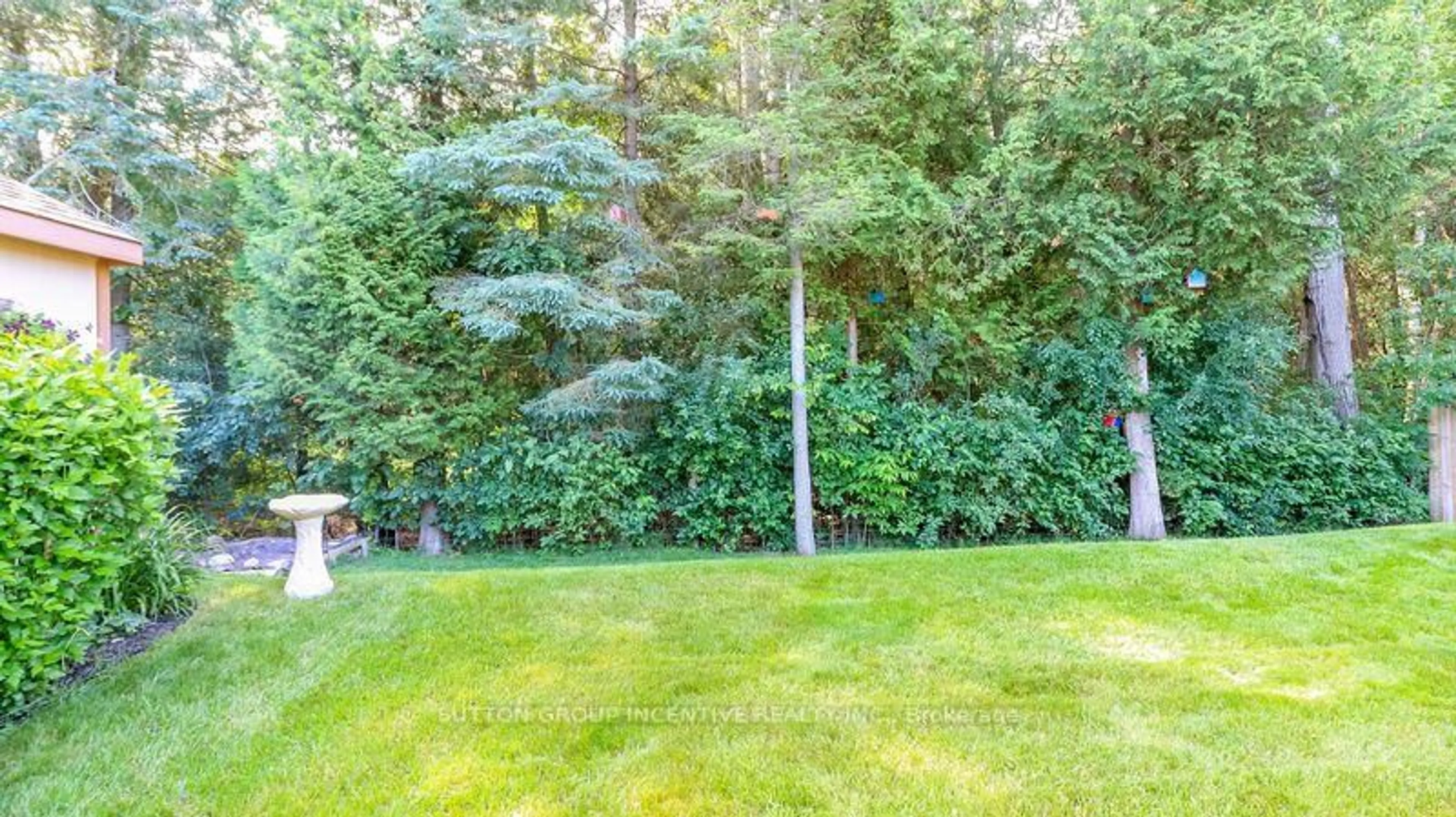 A pic from outside/outdoor area/front of a property/back of a property/a pic from drone, forest/trees view for 16 Cherry Sands Cres, Wasaga Beach Ontario L9Z 1P5