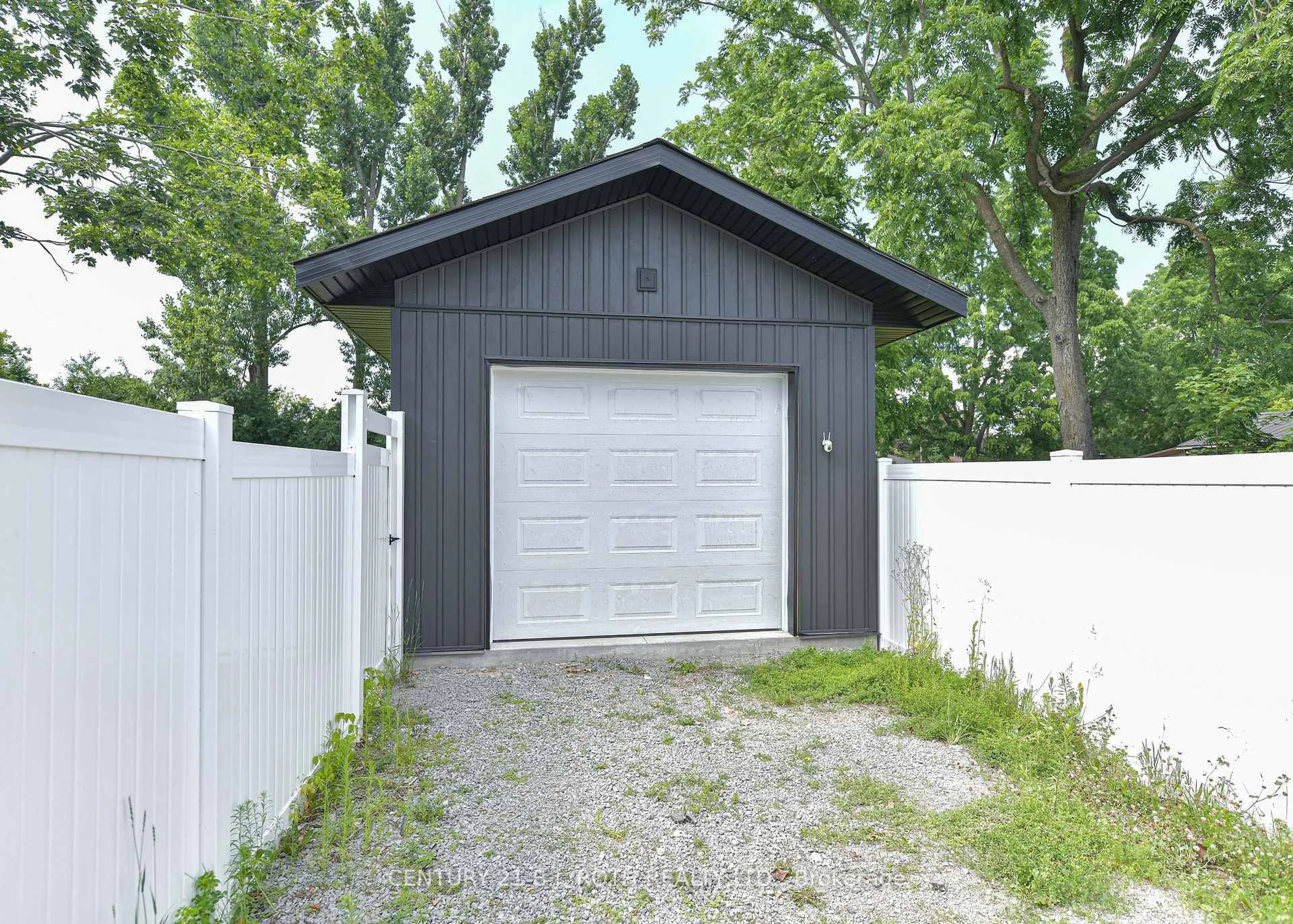 Shed for 26 South St, Orillia Ontario L3V 3S9