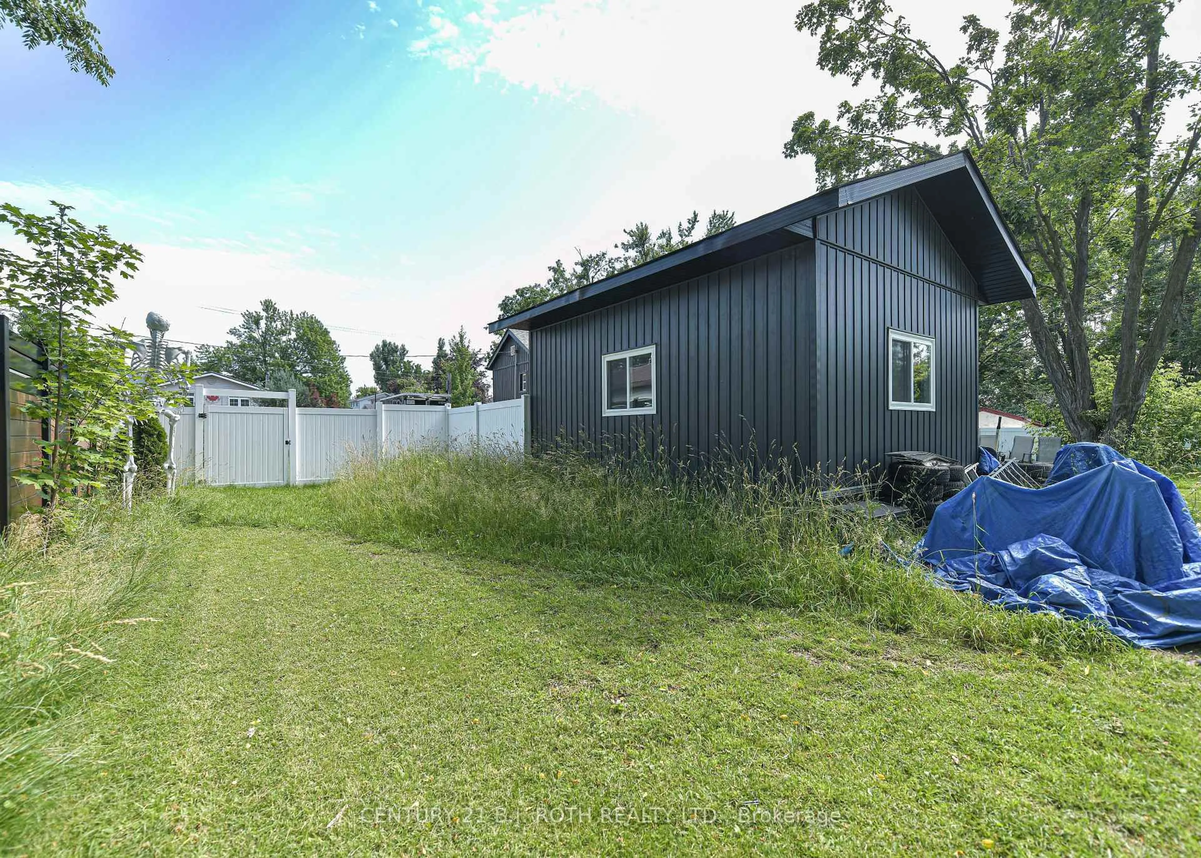 Shed for 26 South St, Orillia Ontario L3V 3S9