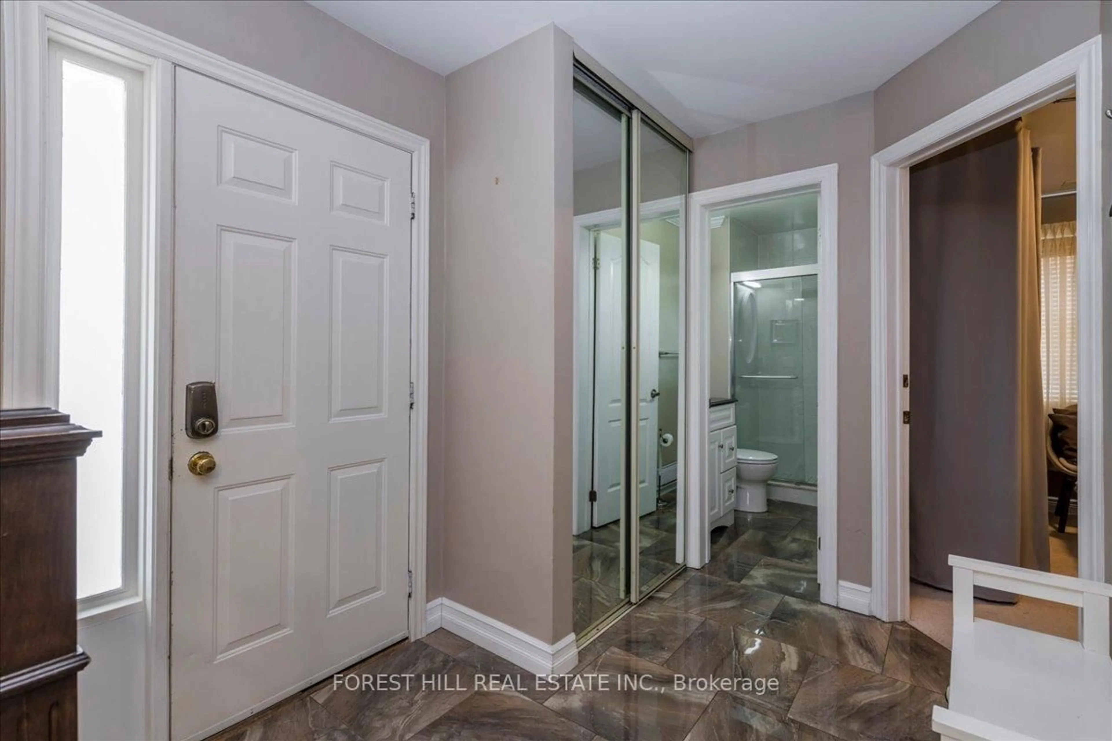 Indoor entryway for 100 Laguna Pkwy #8, Ramara Ontario L0K 1B0