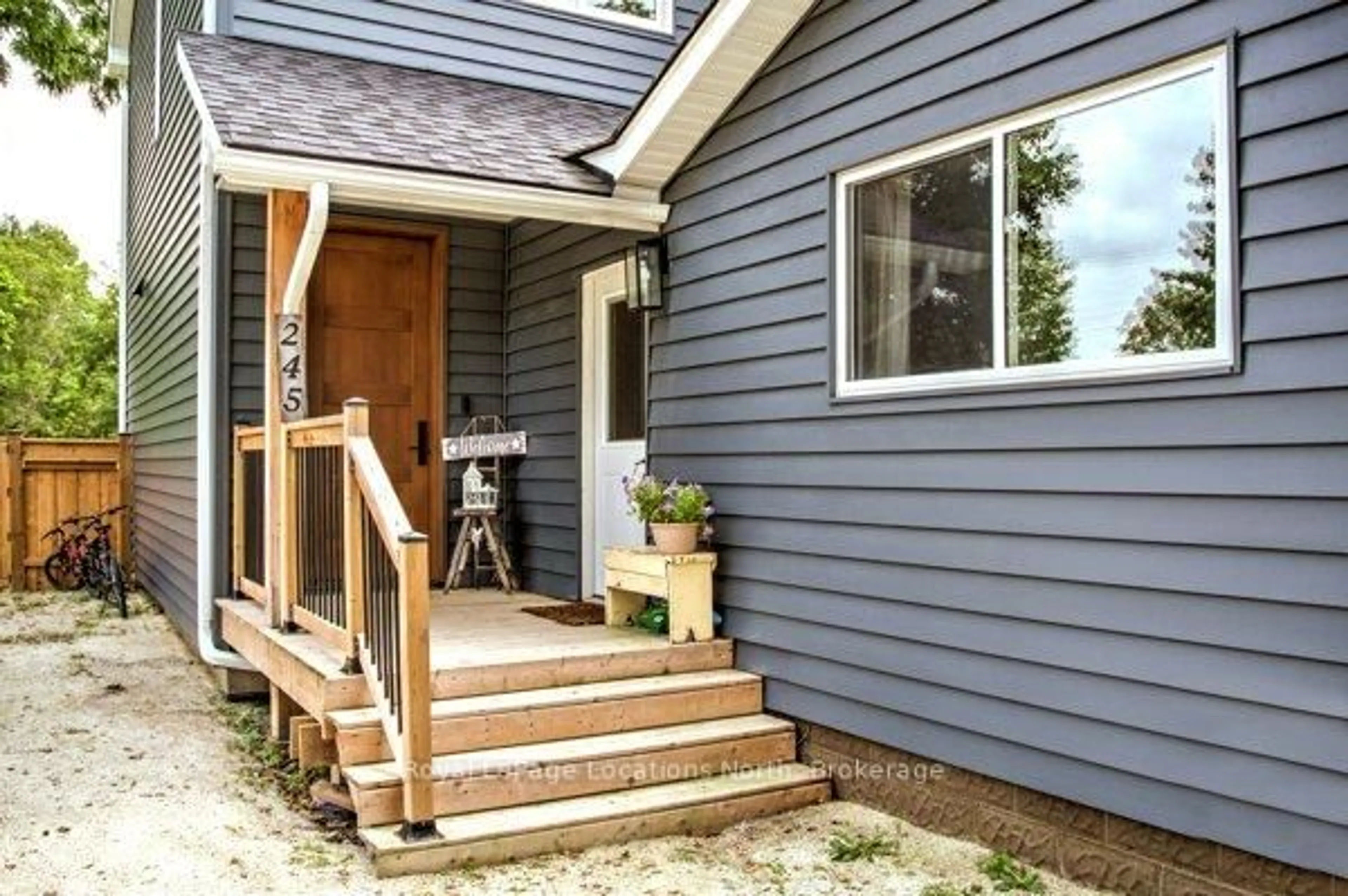Home with vinyl exterior material, street for 245 Jane St, Clearview Ontario L0M 1S0