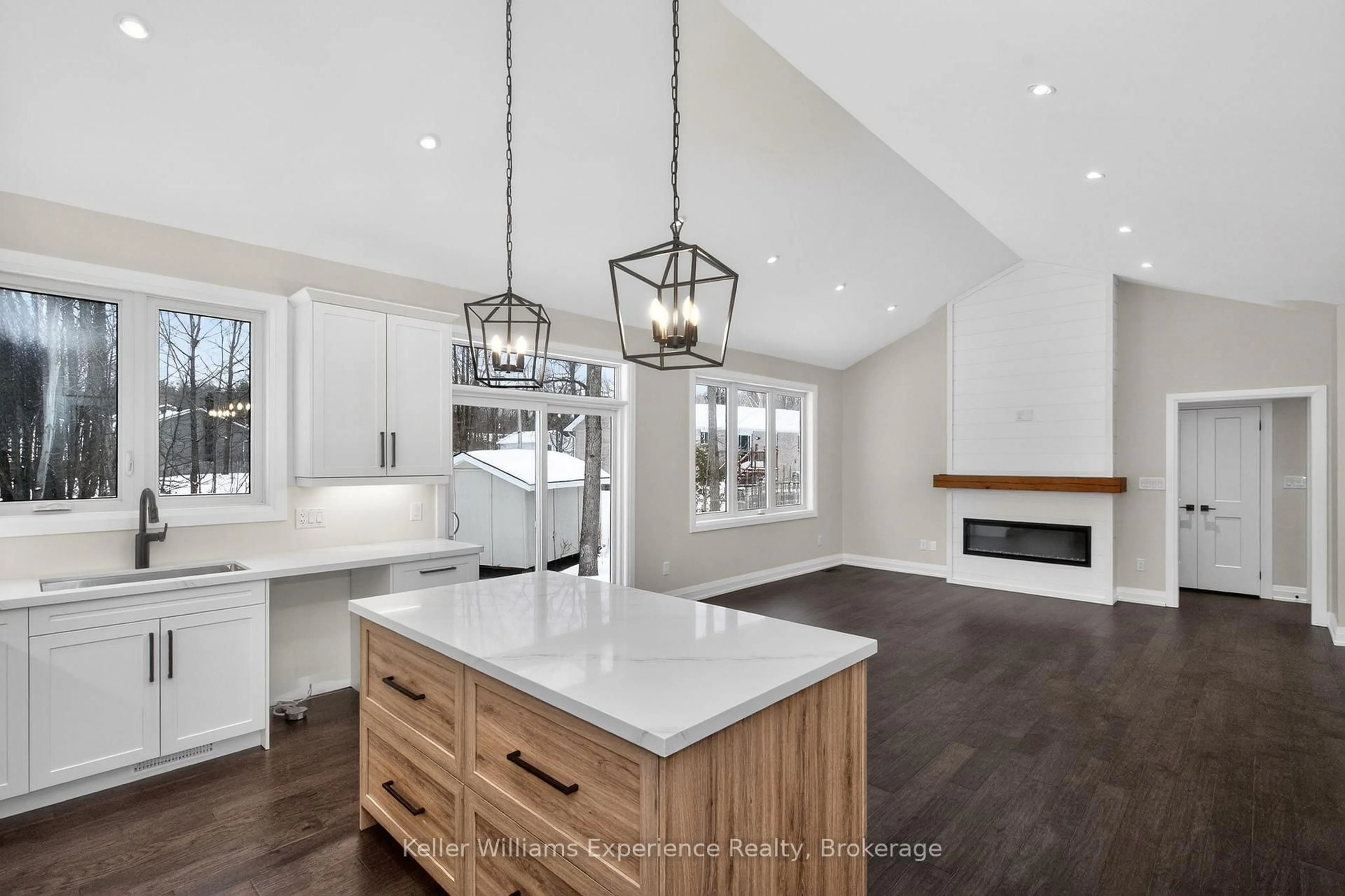 Open concept kitchen, unknown for 62 Rue Vanier, Tiny Ontario L9M 0J2