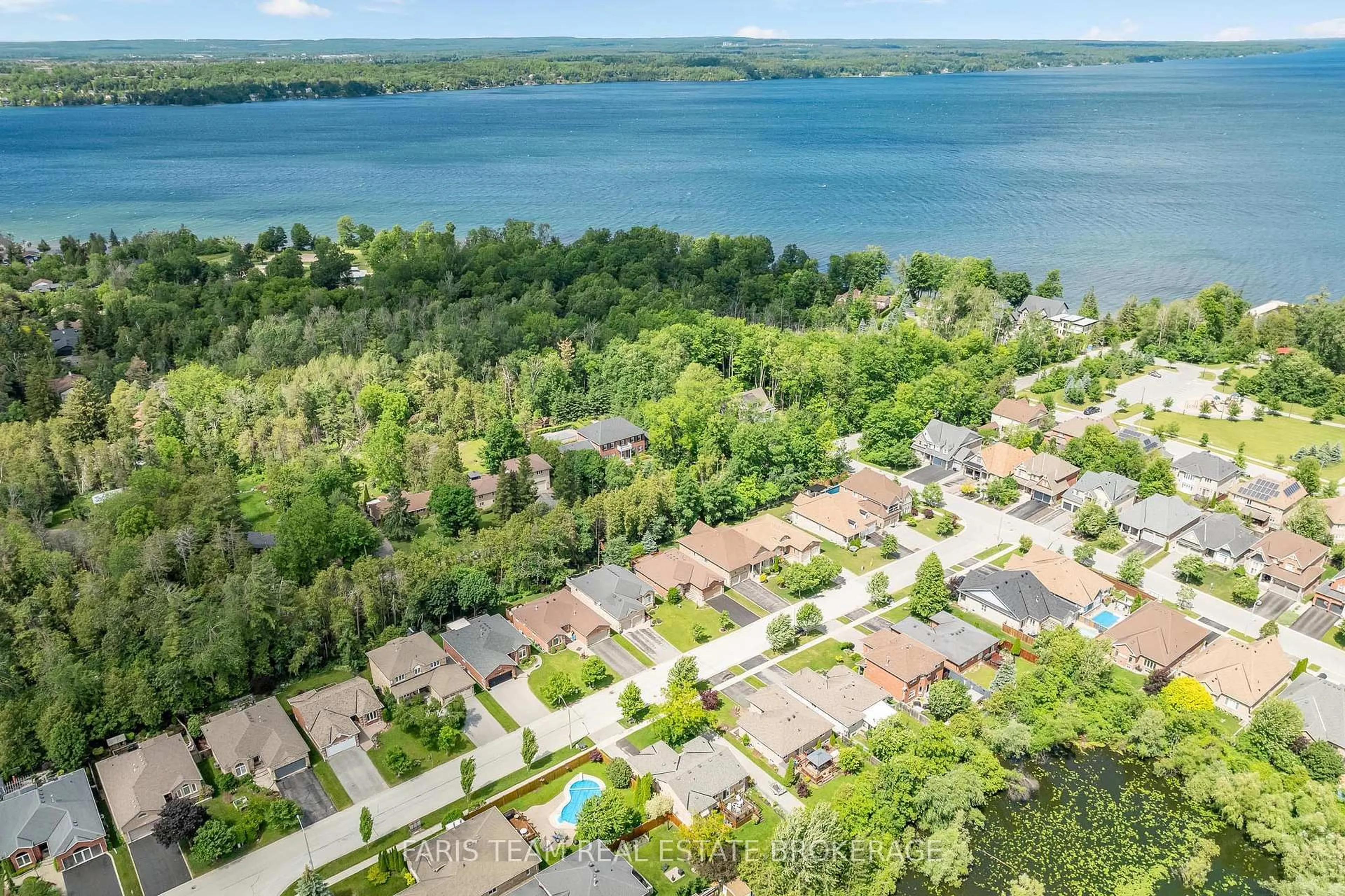 A pic from outside/outdoor area/front of a property/back of a property/a pic from drone, water/lake/river/ocean view for 36 Bayshore Blvd, Barrie Ontario L4N 9R5