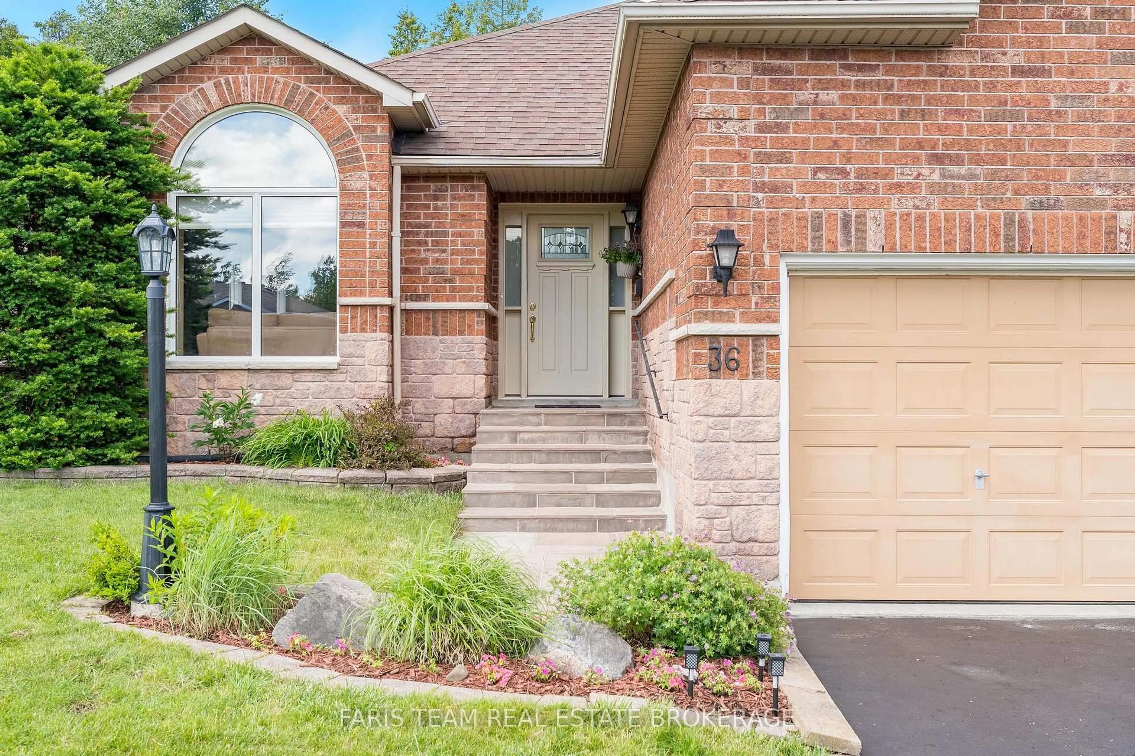 Home with brick exterior material, street for 36 Bayshore Blvd, Barrie Ontario L4N 9R5