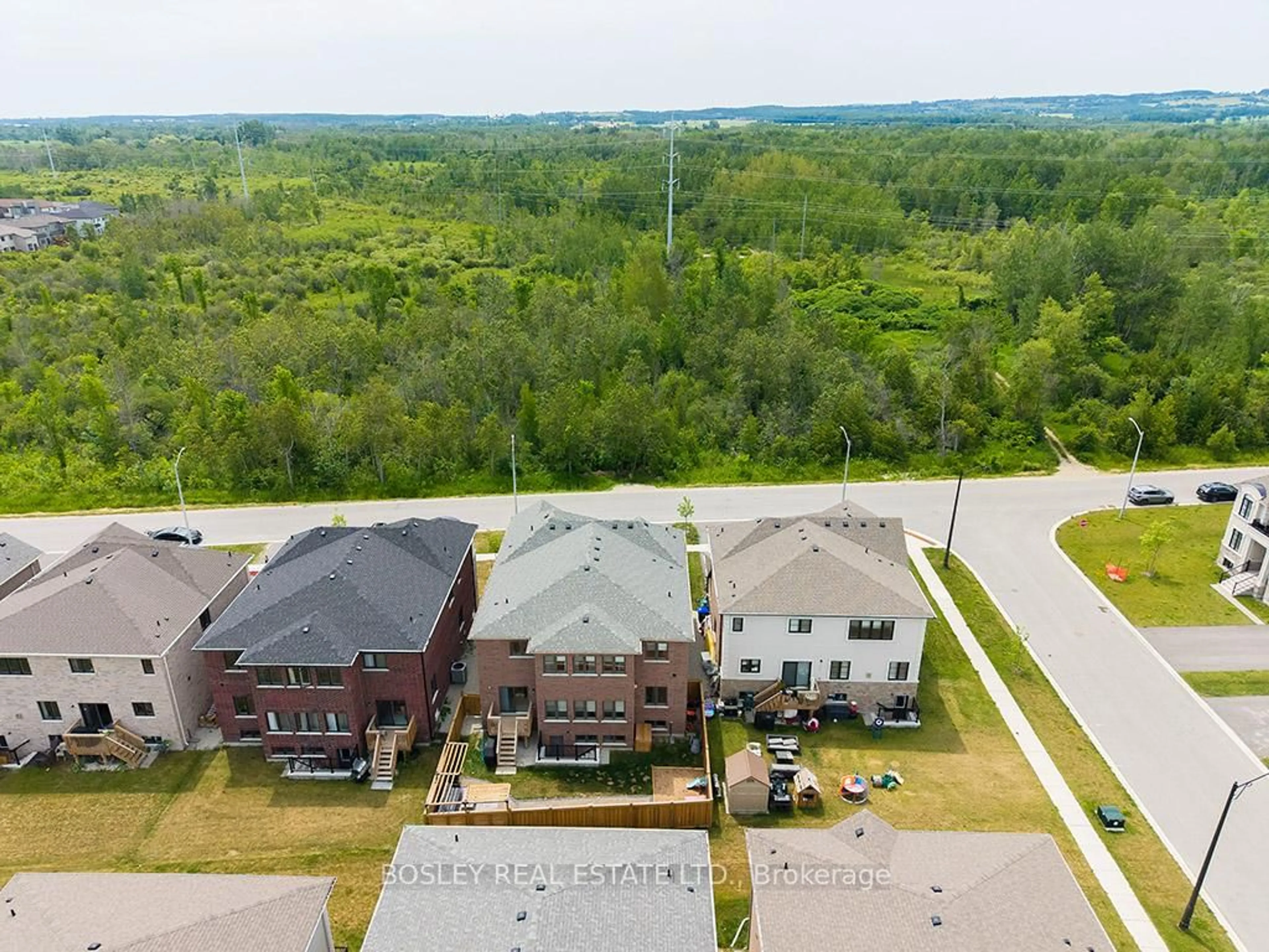 A pic from outside/outdoor area/front of a property/back of a property/a pic from drone, unknown for 259 Centre St, Clearview Ontario L0M 1S0