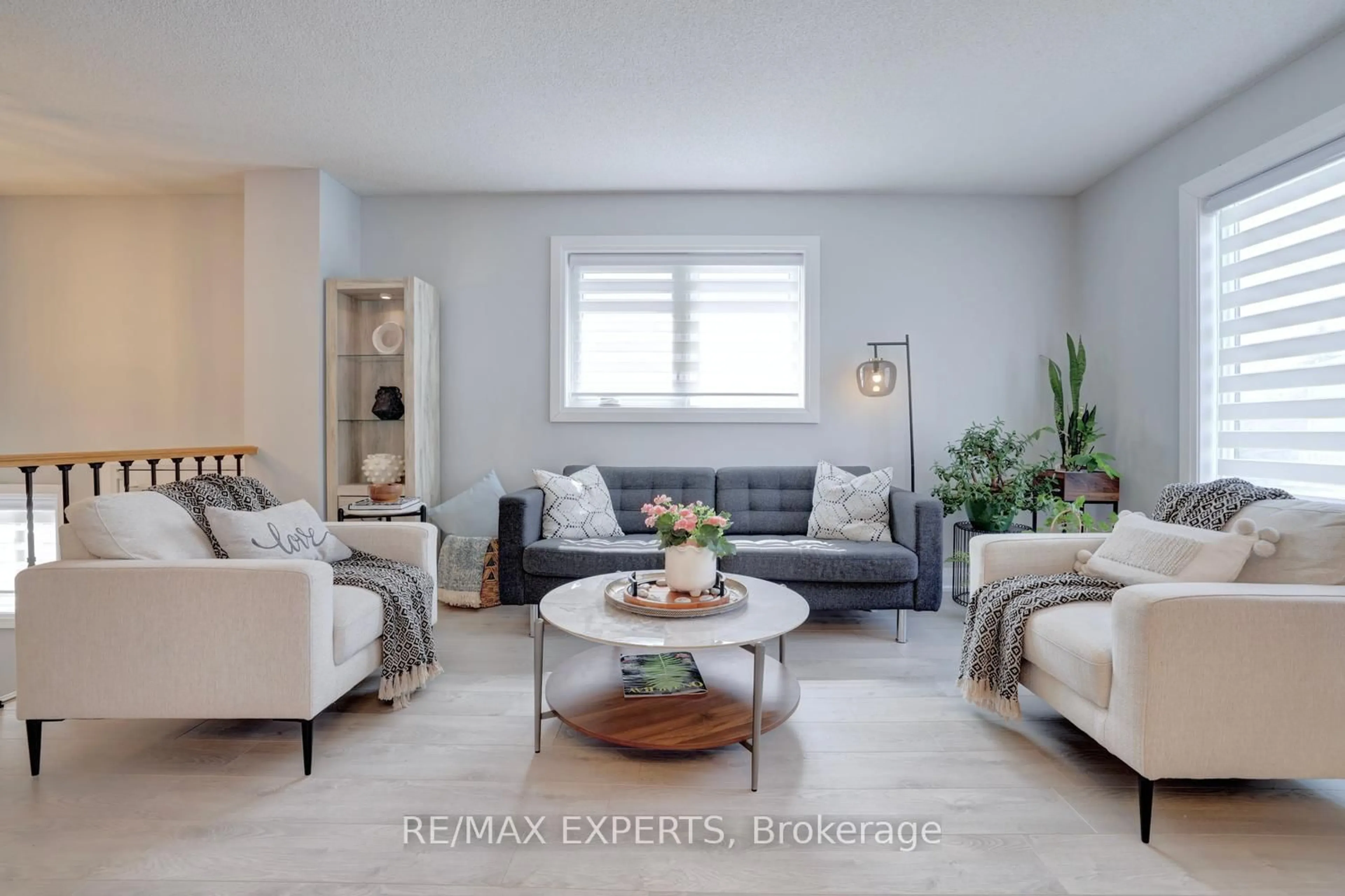 Living room with furniture, unknown for 72 Donald Cres, Wasaga Beach Ontario L9Z 1E3
