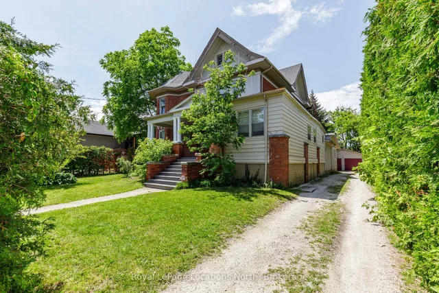 216 Cedar St, Collingwood 2