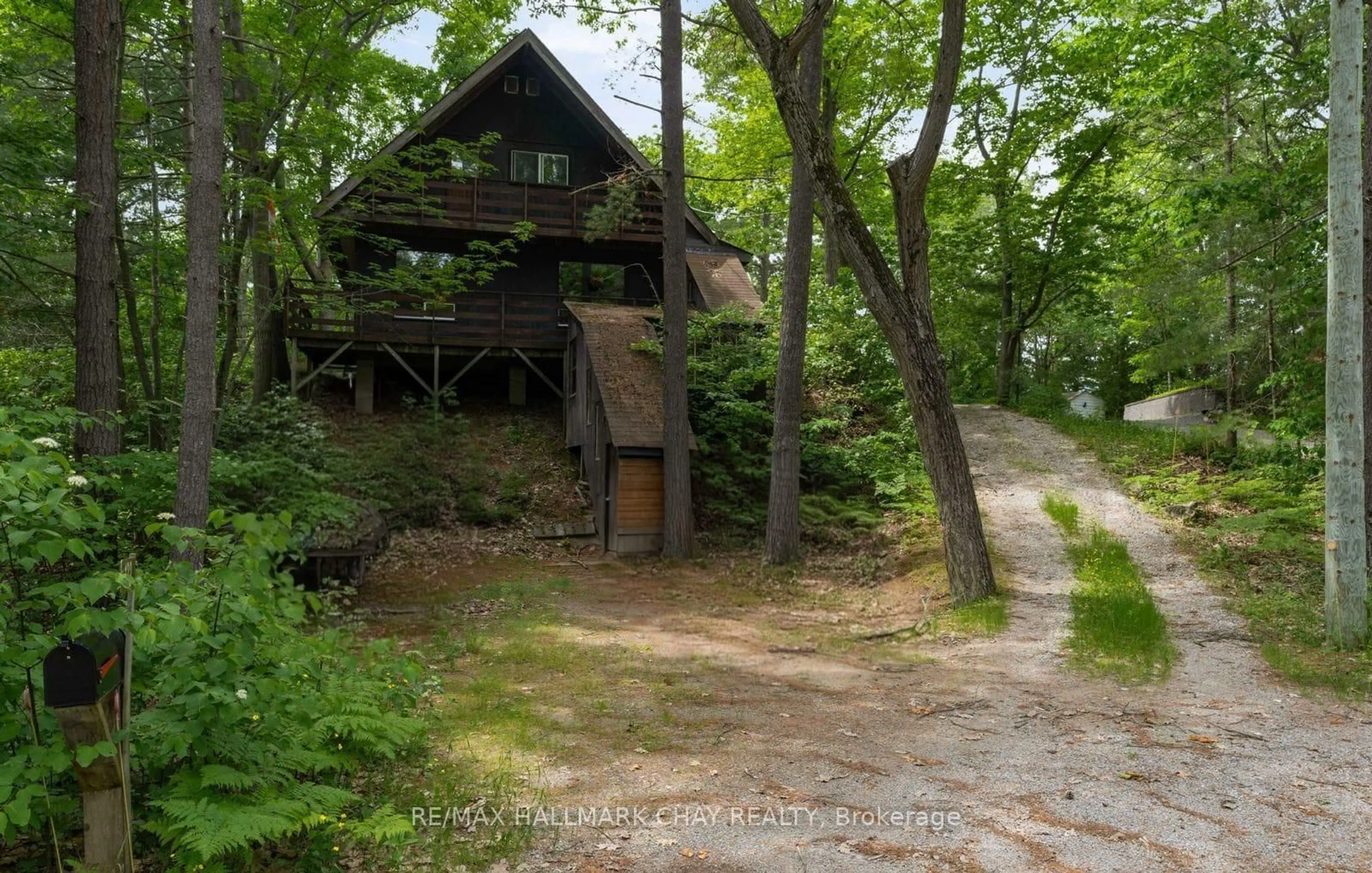Shed for 132 Park Rd, Tiny Ontario L0L 1P0