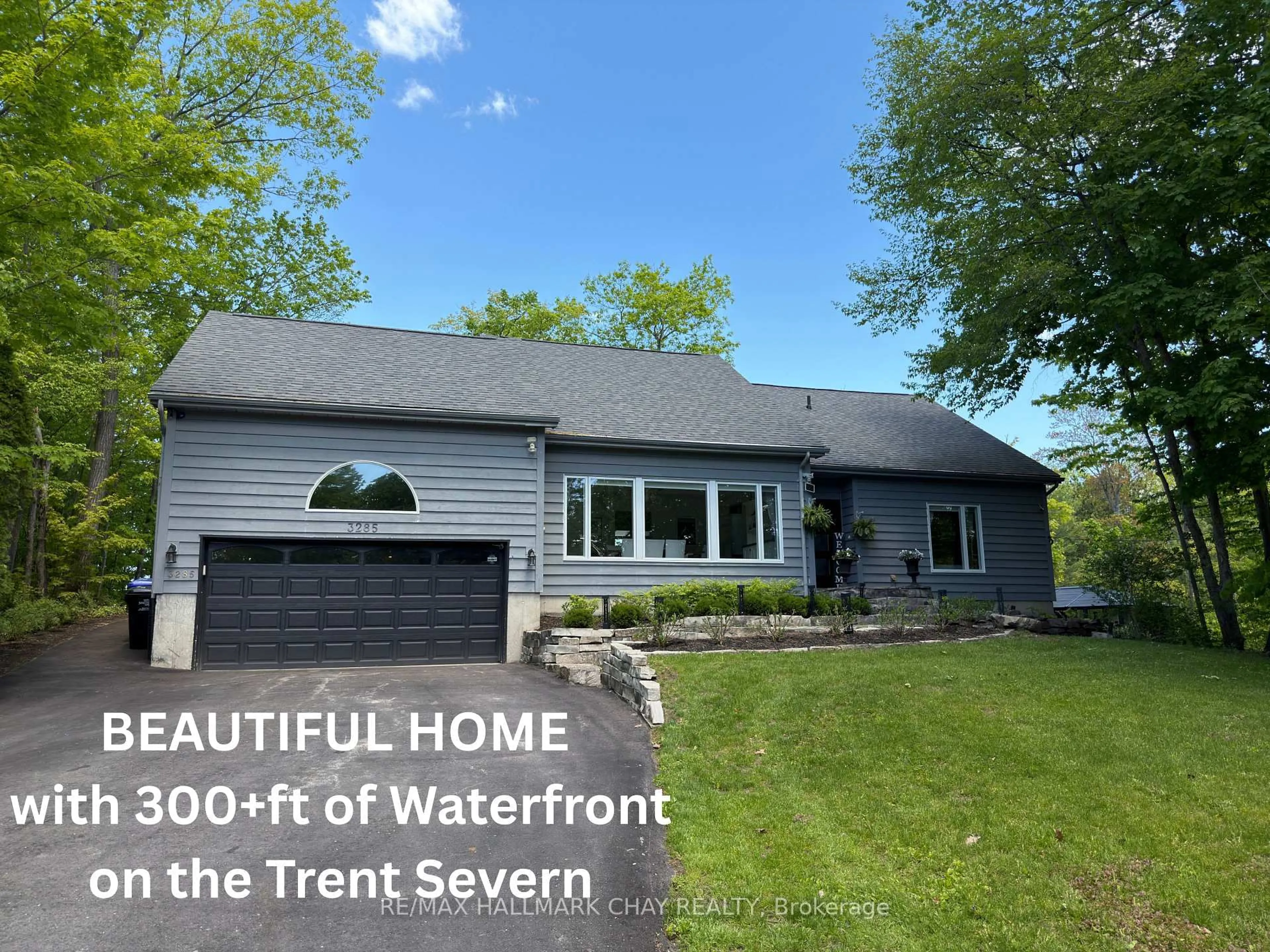 Home with vinyl exterior material, water/lake/river/ocean view for 3285 Rockcliffe Crt, Severn Ontario L0K 1S0