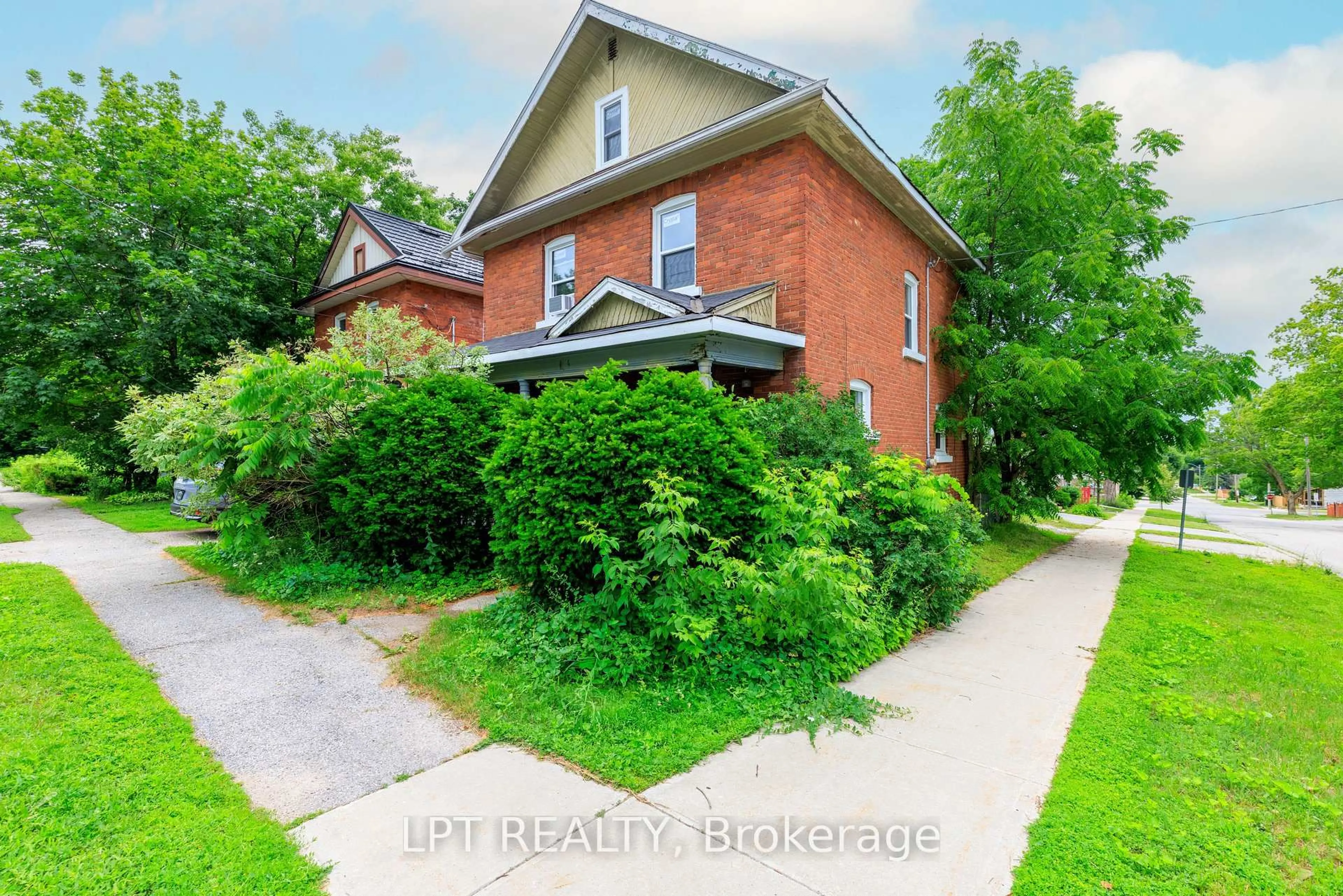 Home with brick exterior material, street for 249 Harvey St, Orillia Ontario L3V 3M5