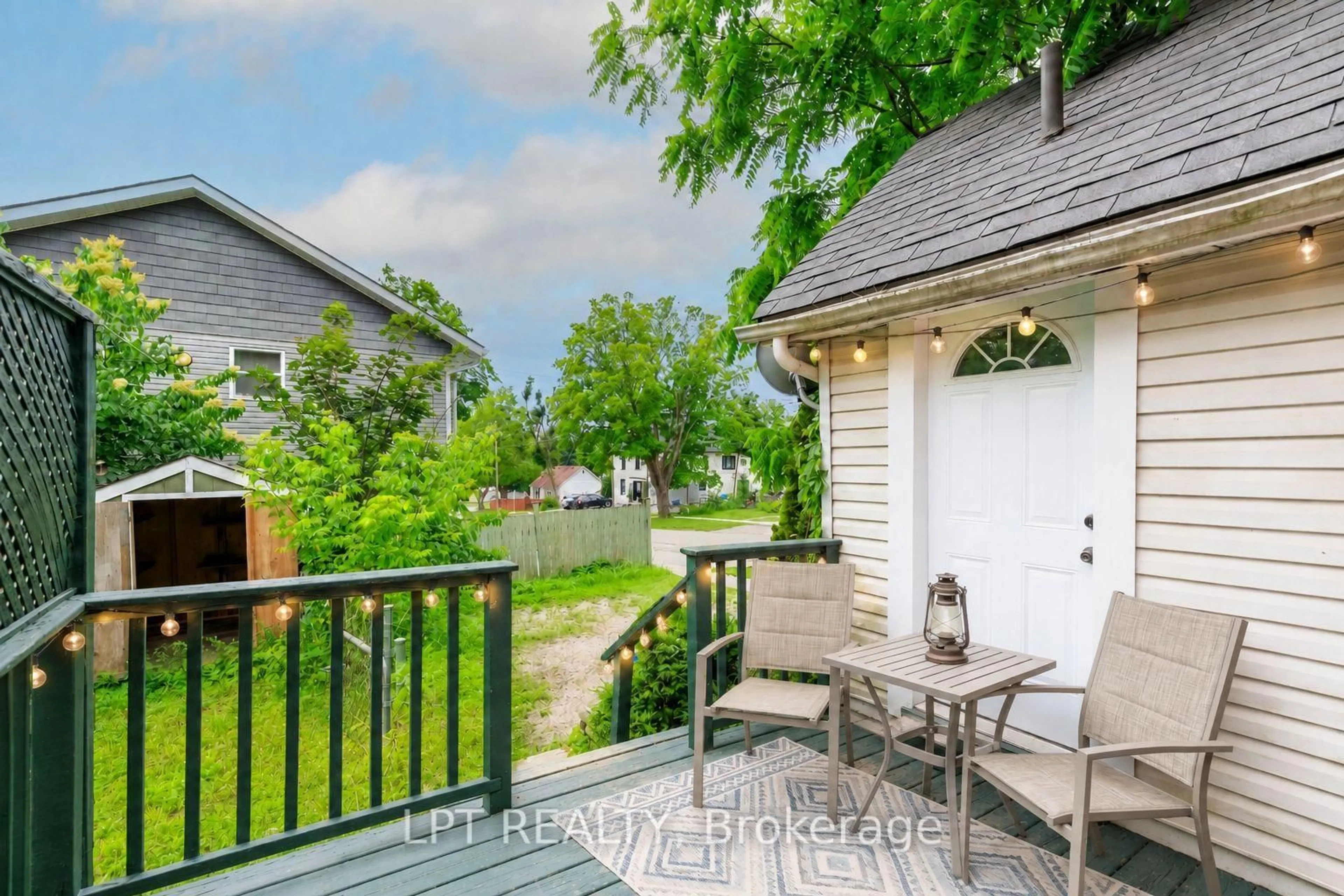 Patio, street for 249 Harvey St, Orillia Ontario L3V 3M5
