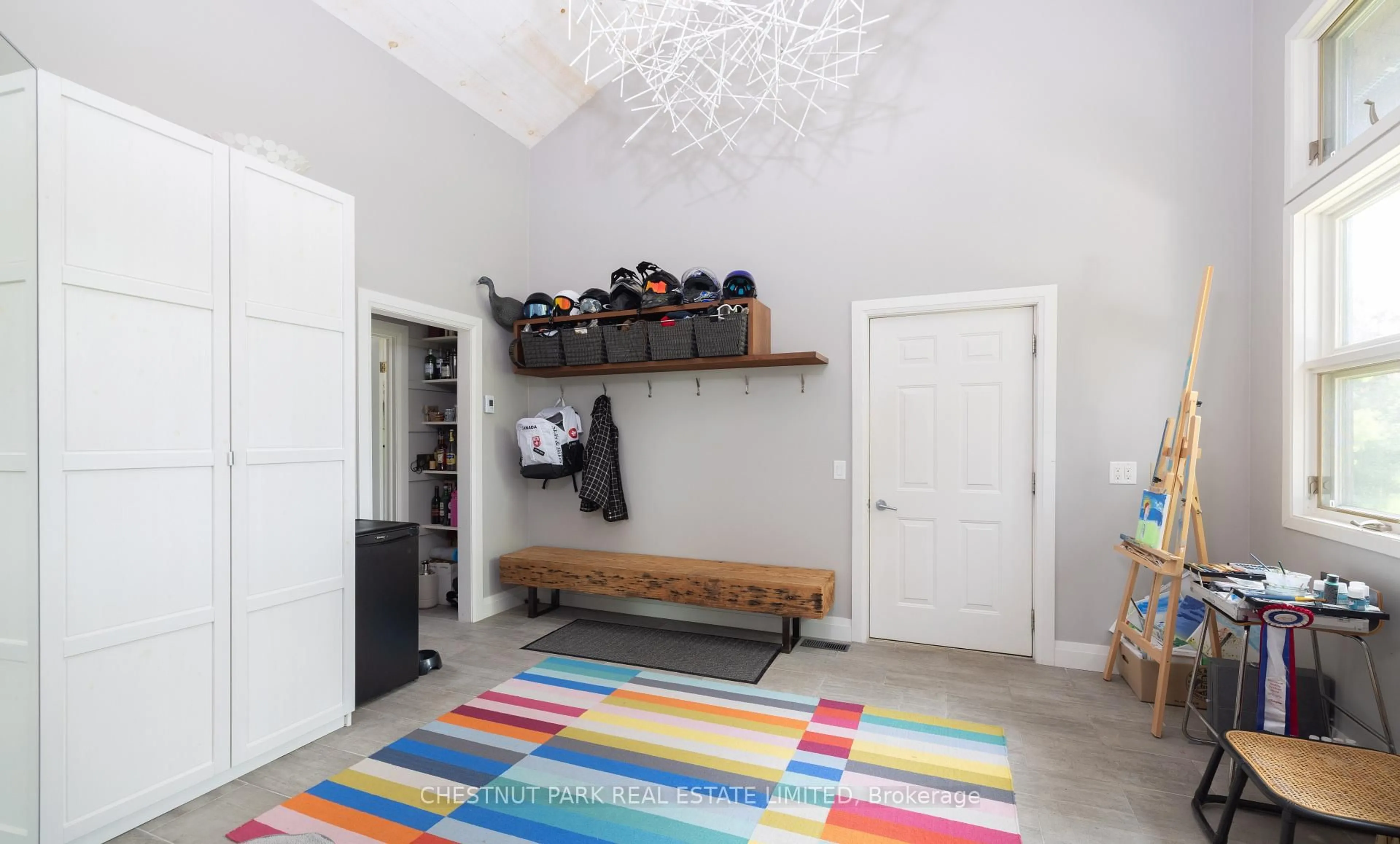 Indoor entryway for 2726 10 Nottawasaga Concession, Clearview Ontario L0M 1L0
