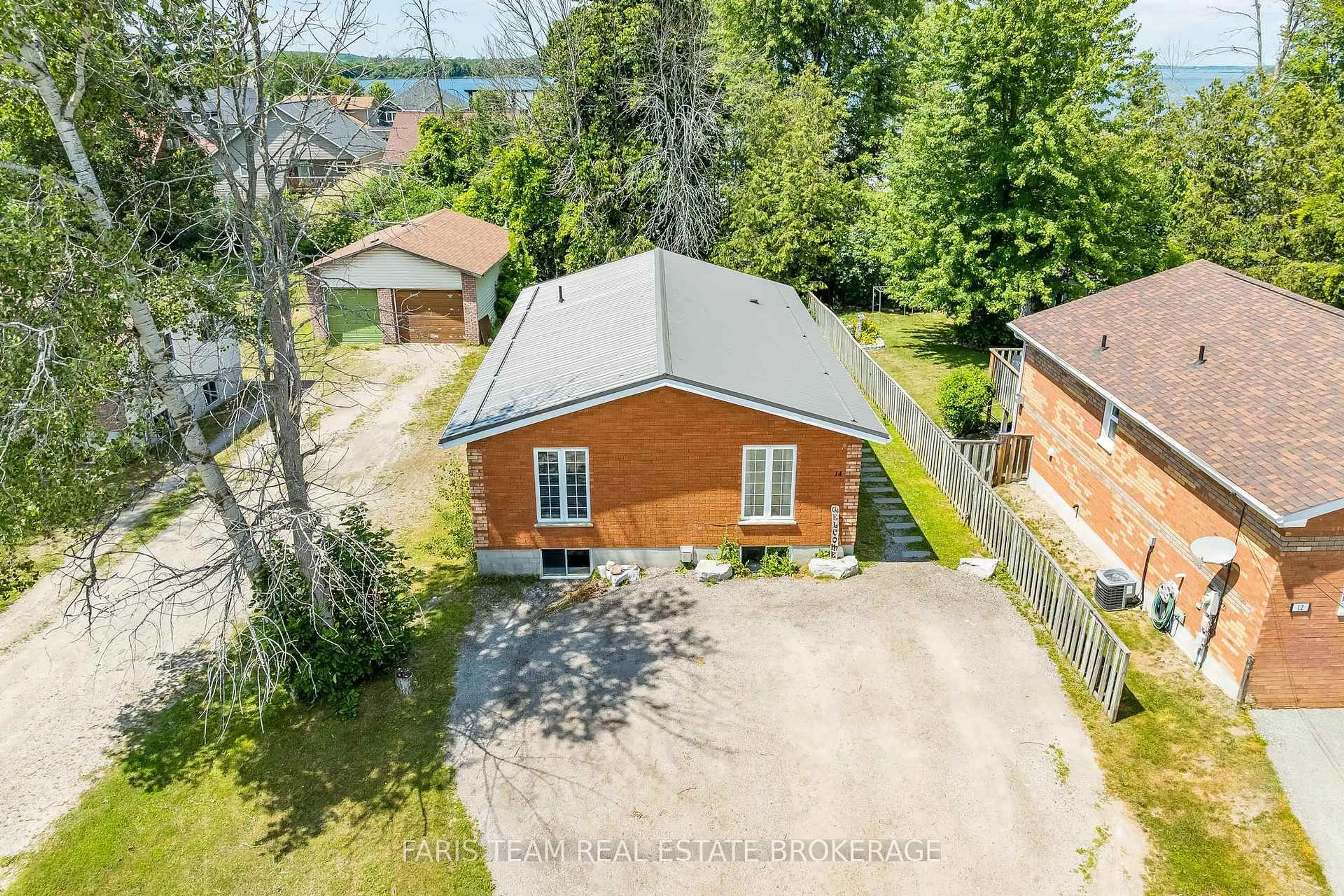 A pic from outside/outdoor area/front of a property/back of a property/a pic from drone, building for 14 Bourgeois Beach Rd, Tay Ontario L0K 2A0