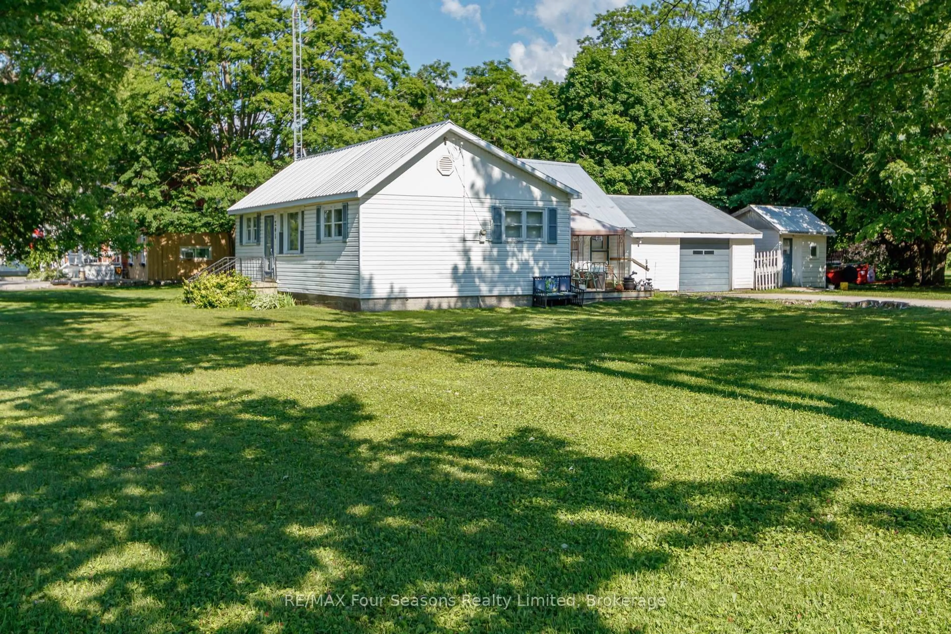 A pic from outside/outdoor area/front of a property/back of a property/a pic from drone, water/lake/river/ocean view for 201 Sunnidale St, Clearview Ontario L0M 1S0