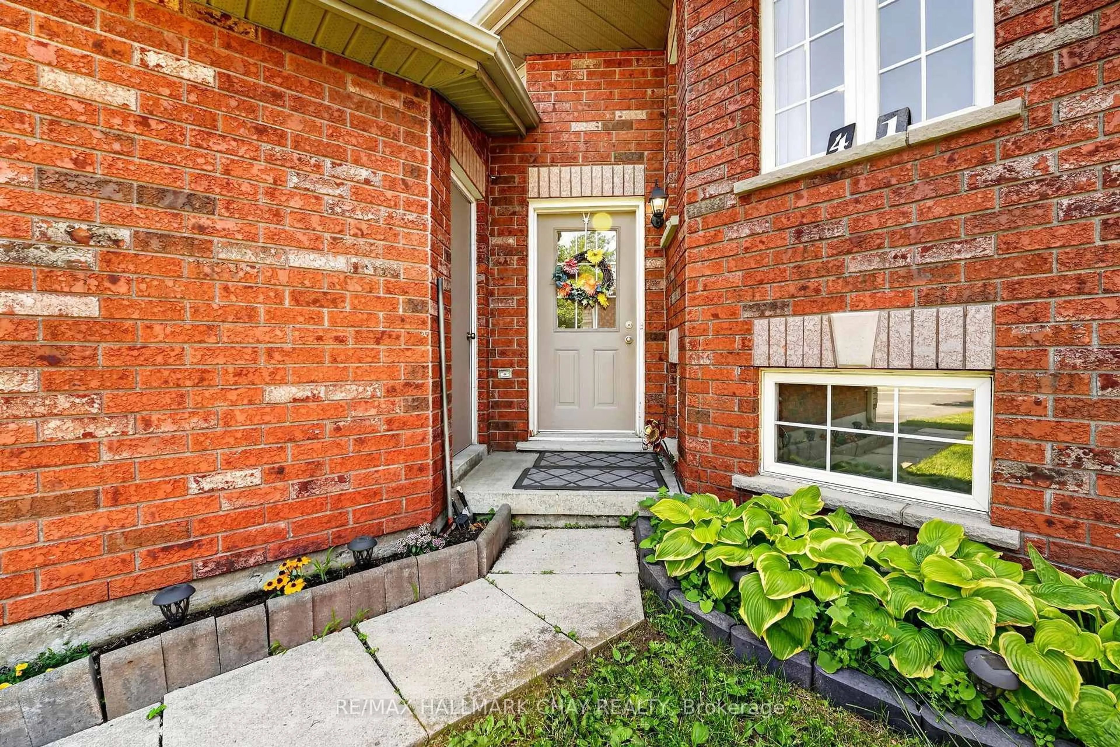 Home with brick exterior material, street for 41 Hodgson Dr, Barrie Ontario L4N 7Z2