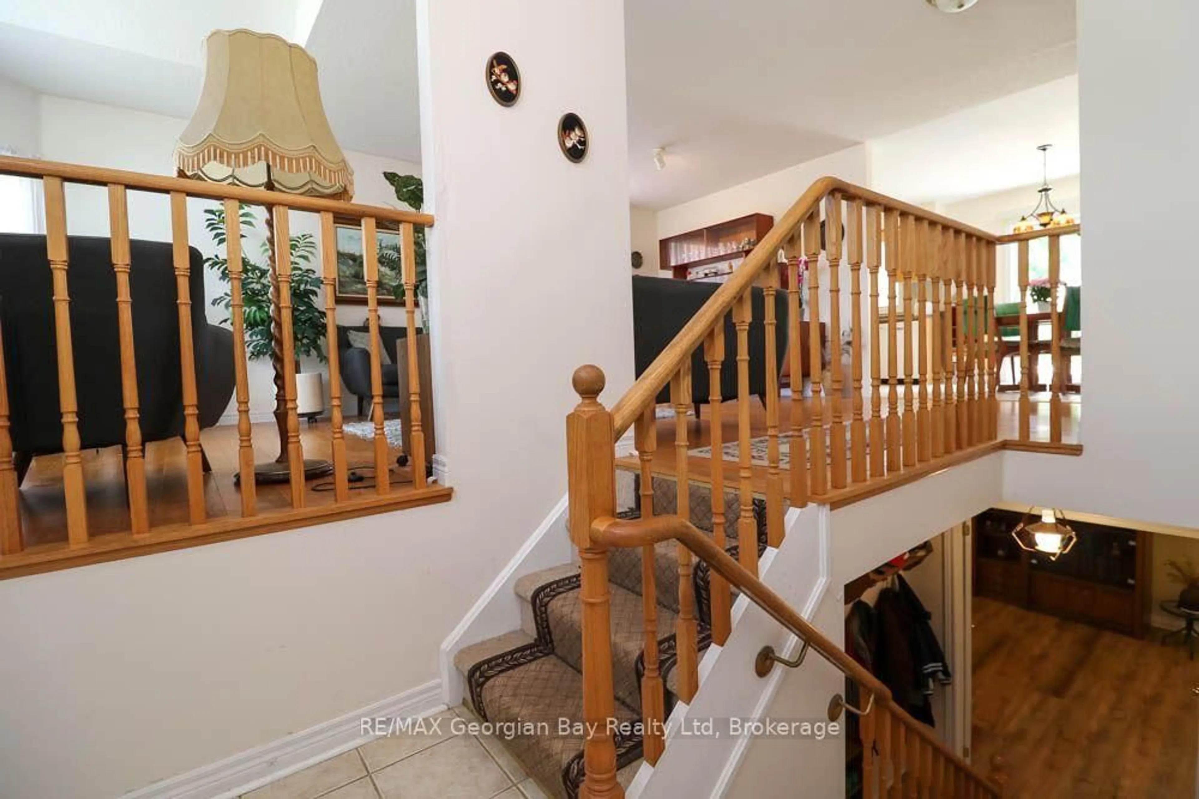 Unknown for 947 Montreal St, Midland Ontario L4R 1H1