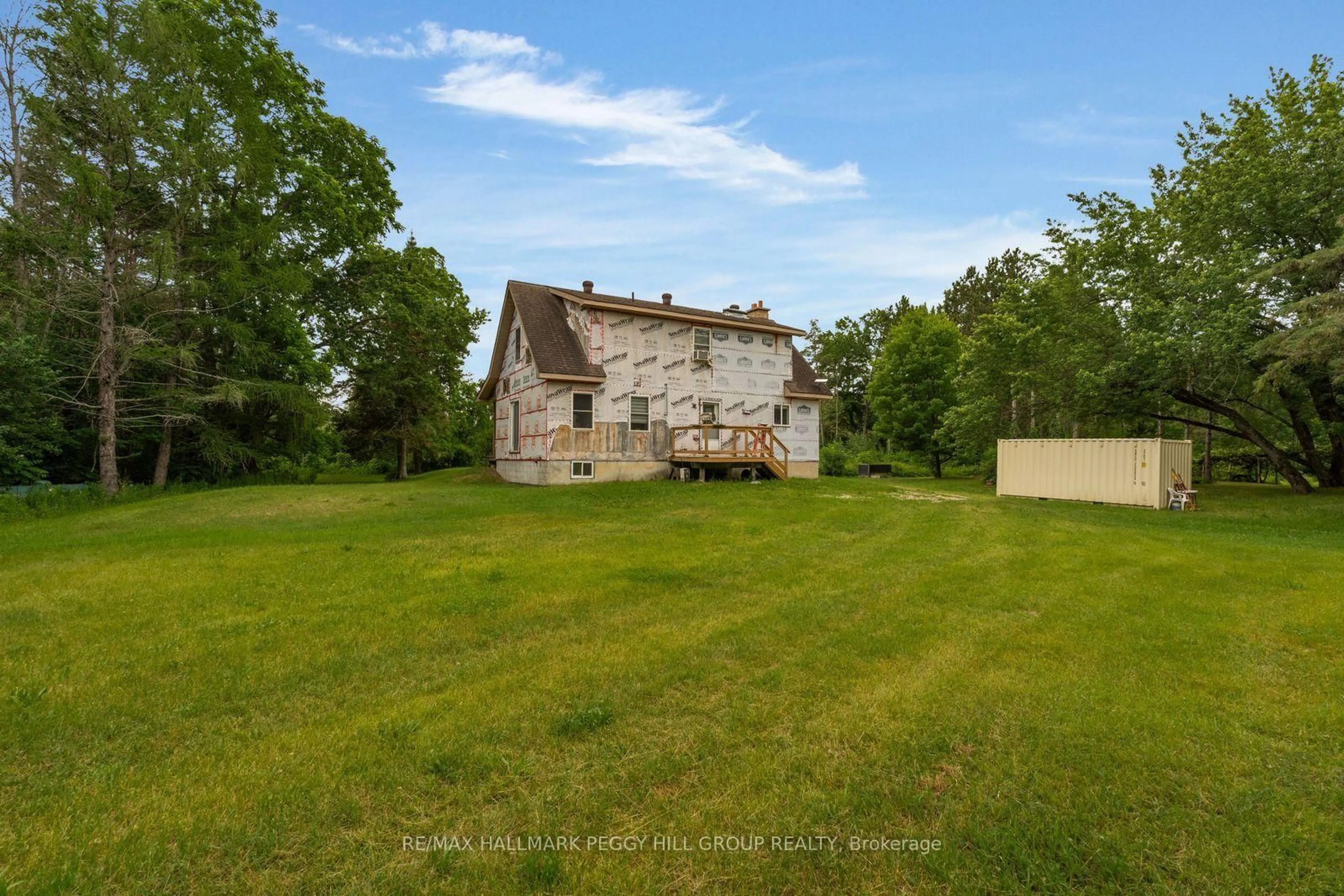 A pic from outside/outdoor area/front of a property/back of a property/a pic from drone, building for 3664 Hogback Rd, Clearview Ontario L0M 1N0