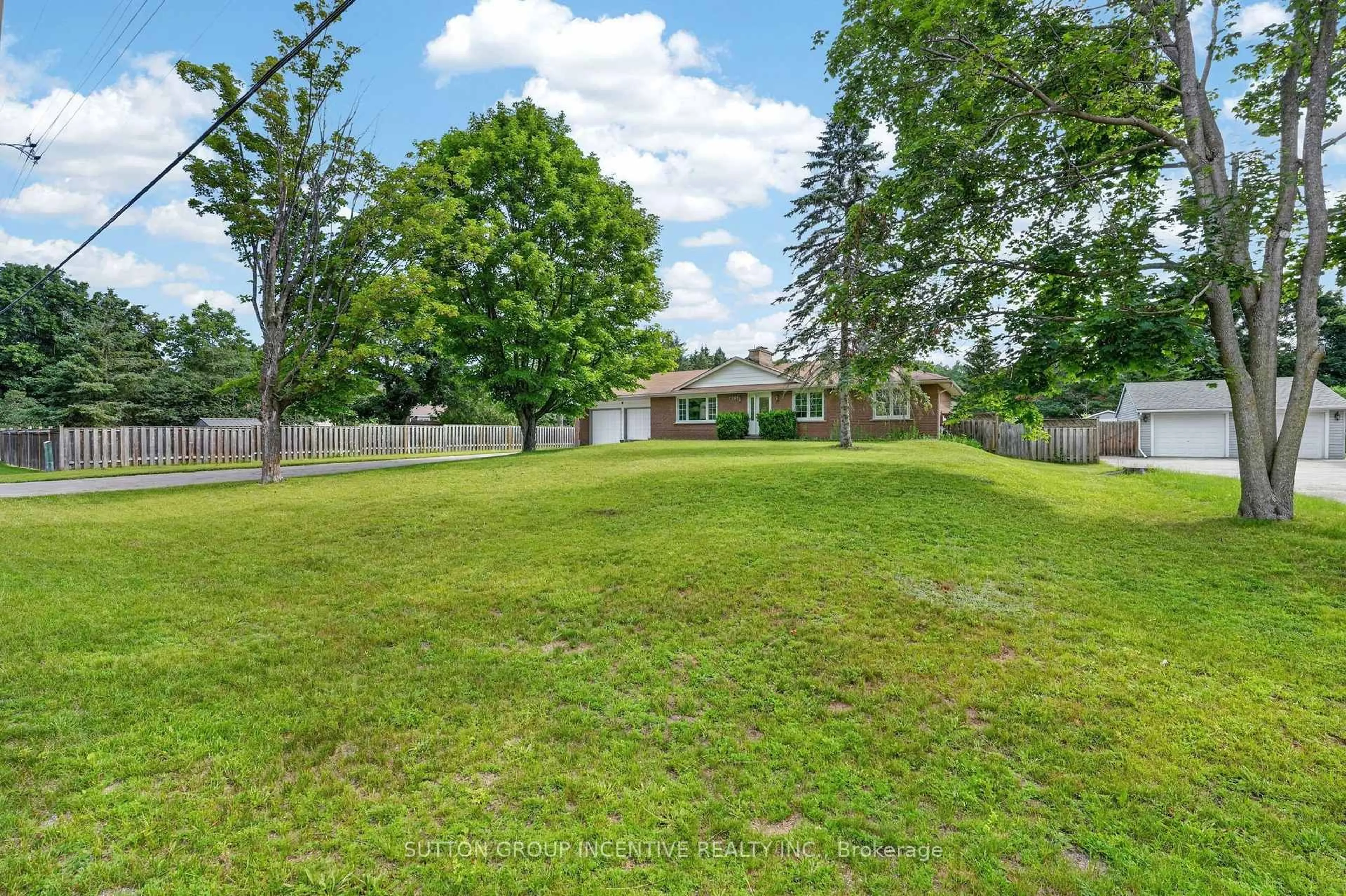 A pic from outside/outdoor area/front of a property/back of a property/a pic from drone, unknown for 1209 St Vincent St, Springwater Ontario L9X 0R2