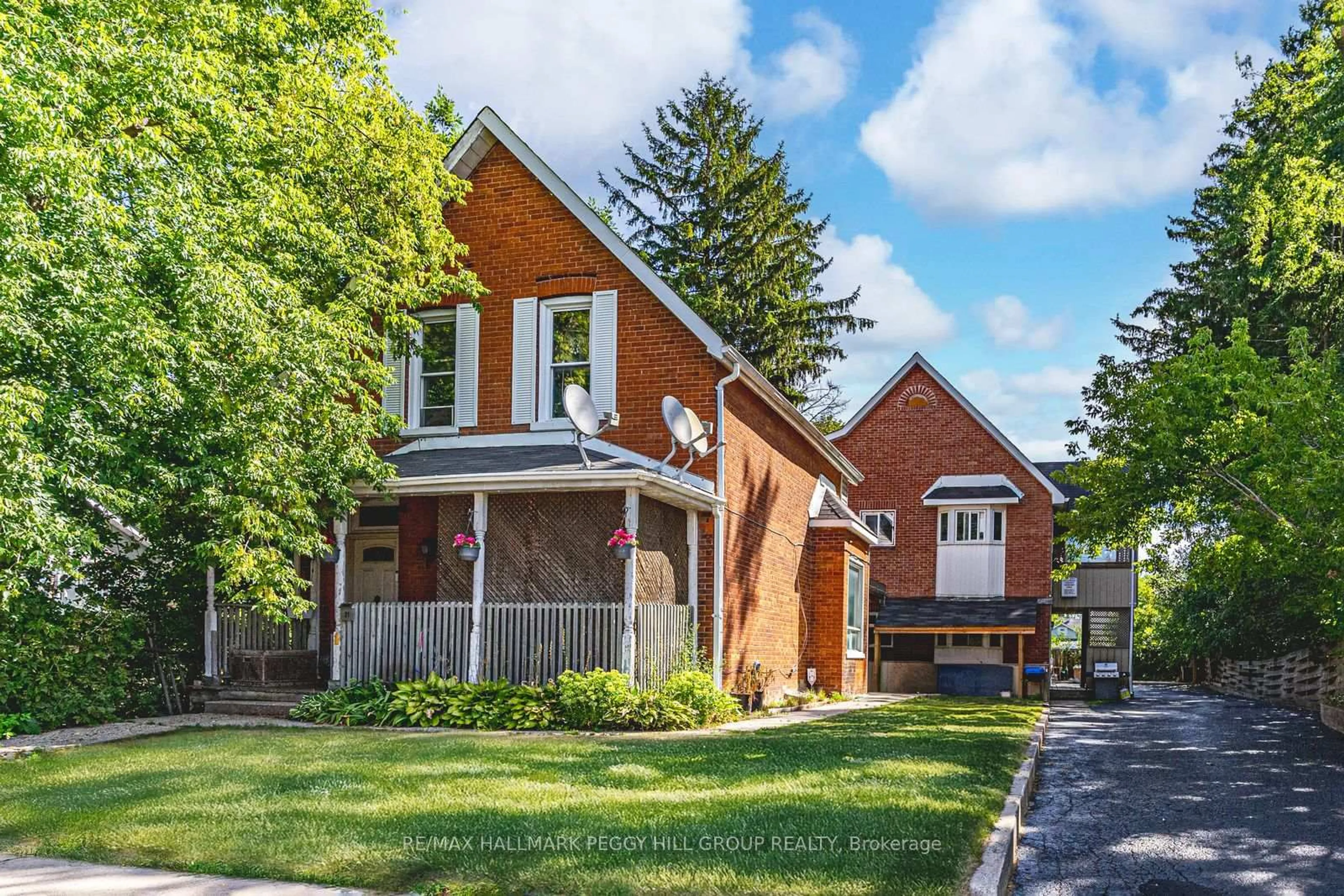 Home with brick exterior material, street for 81 Innisfil St, Barrie Ontario L4N 3E3