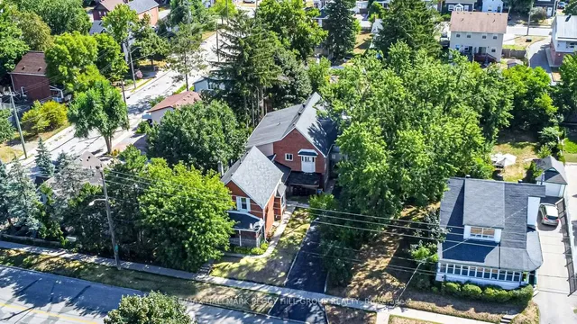 81 Innisfil St, Barrie 3