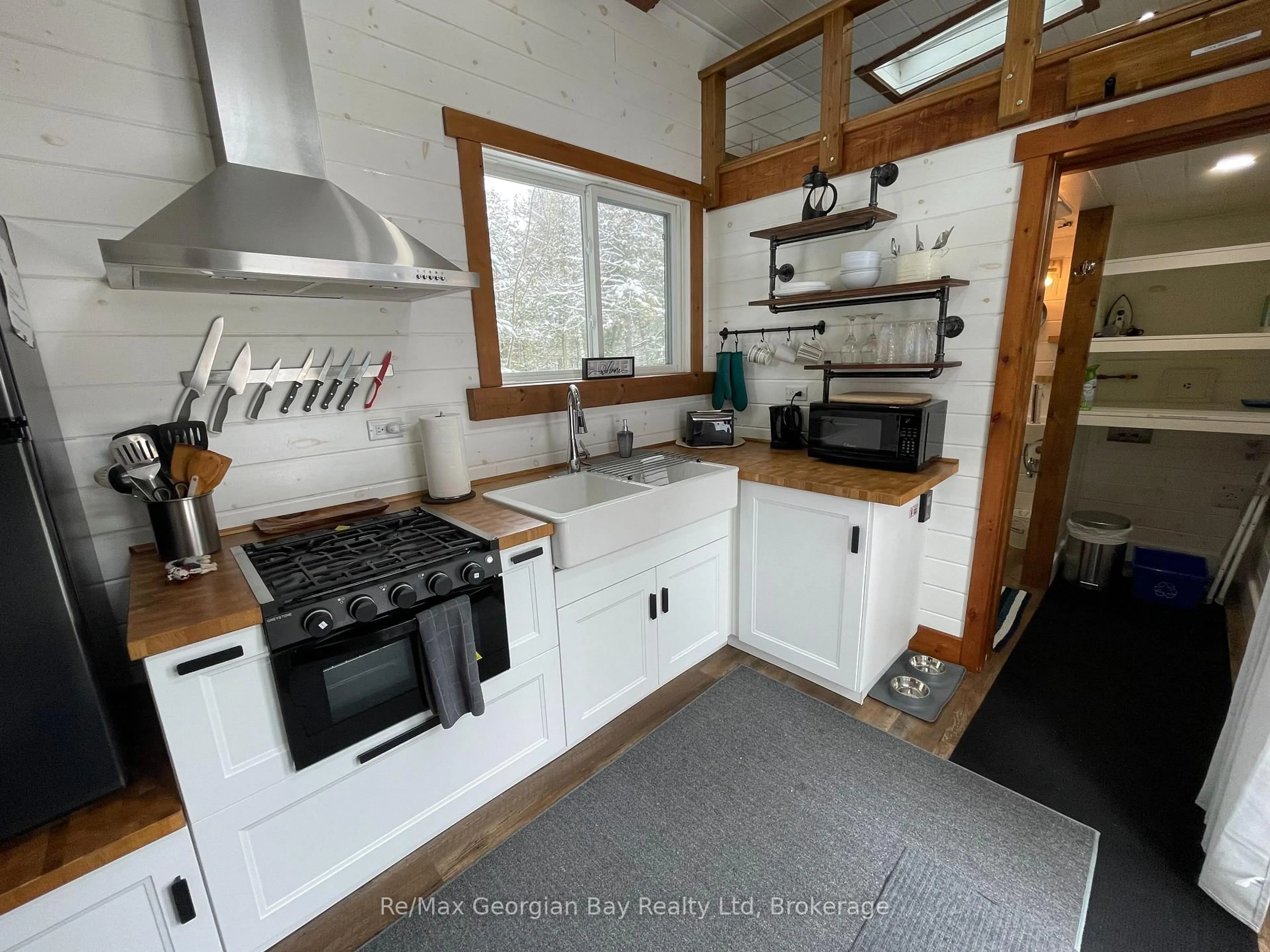 Standard kitchen, unknown for 91.5 KING Rd, Tay Ontario L0K 2C0