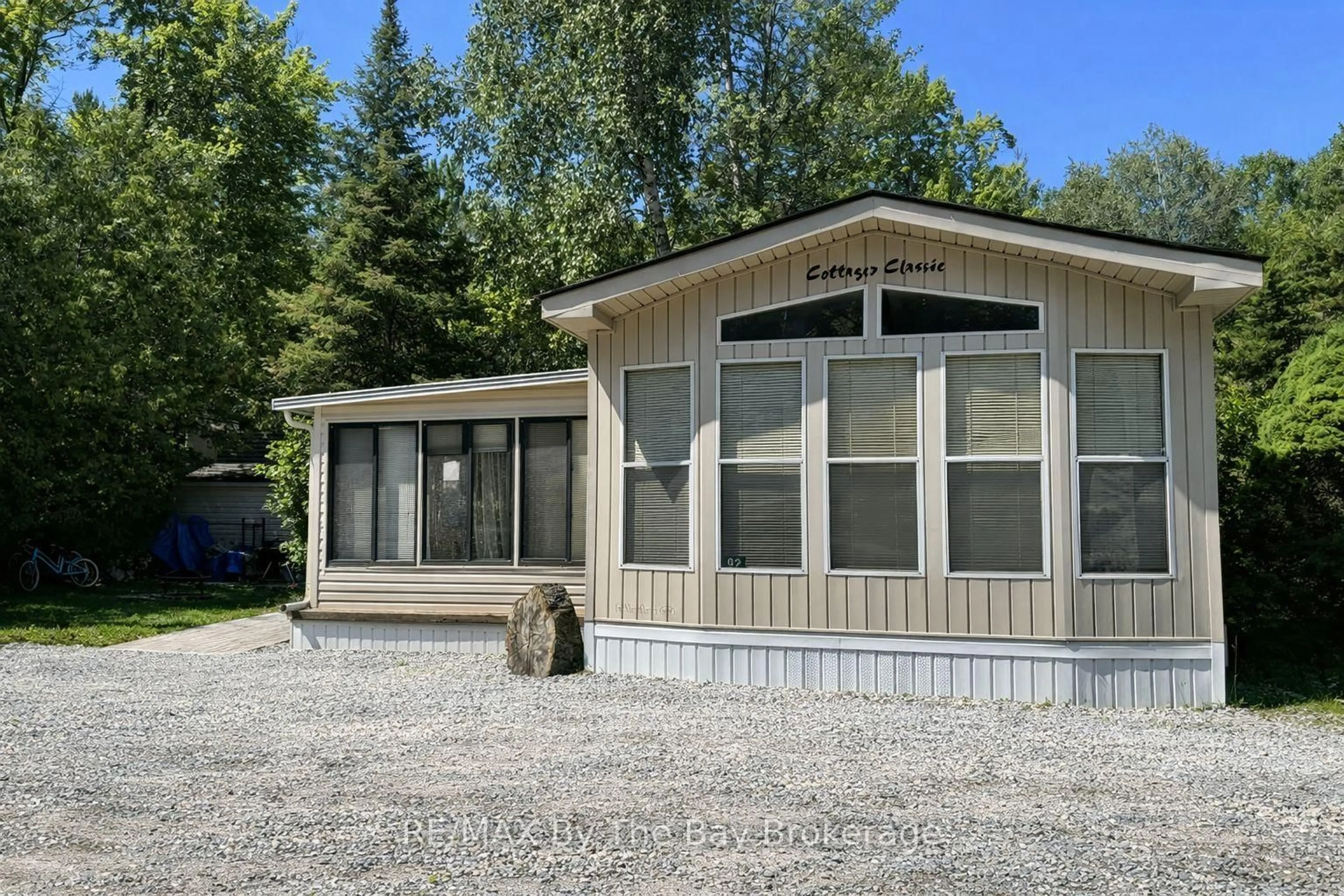 Home with vinyl exterior material, water/lake/river/ocean view for 85 THEME PARK Dr #92, Wasaga Beach Ontario L9Z 1X7