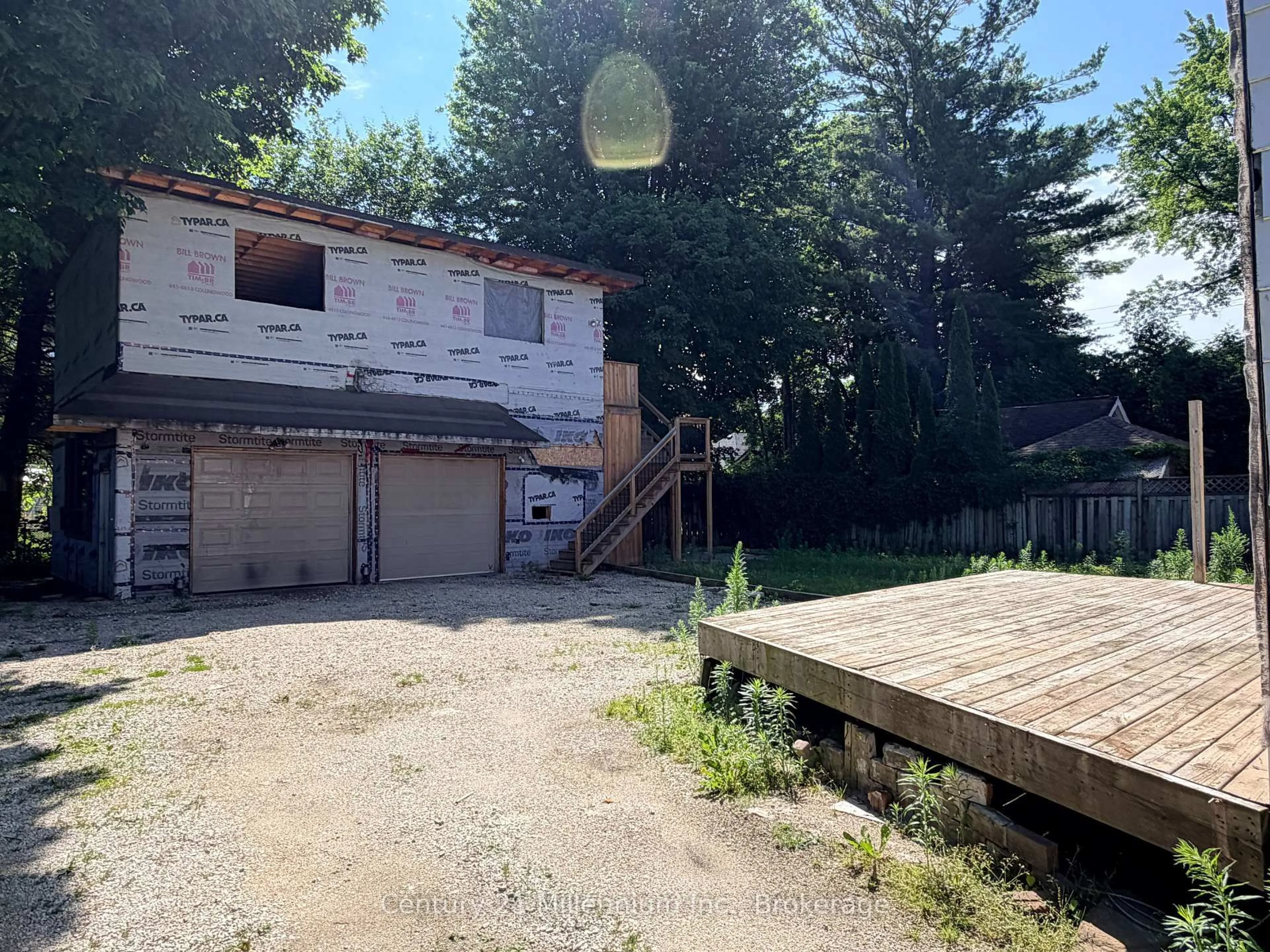 A pic from outside/outdoor area/front of a property/back of a property/a pic from drone, unknown for 47 Market St, Collingwood Ontario L9Y 3M5