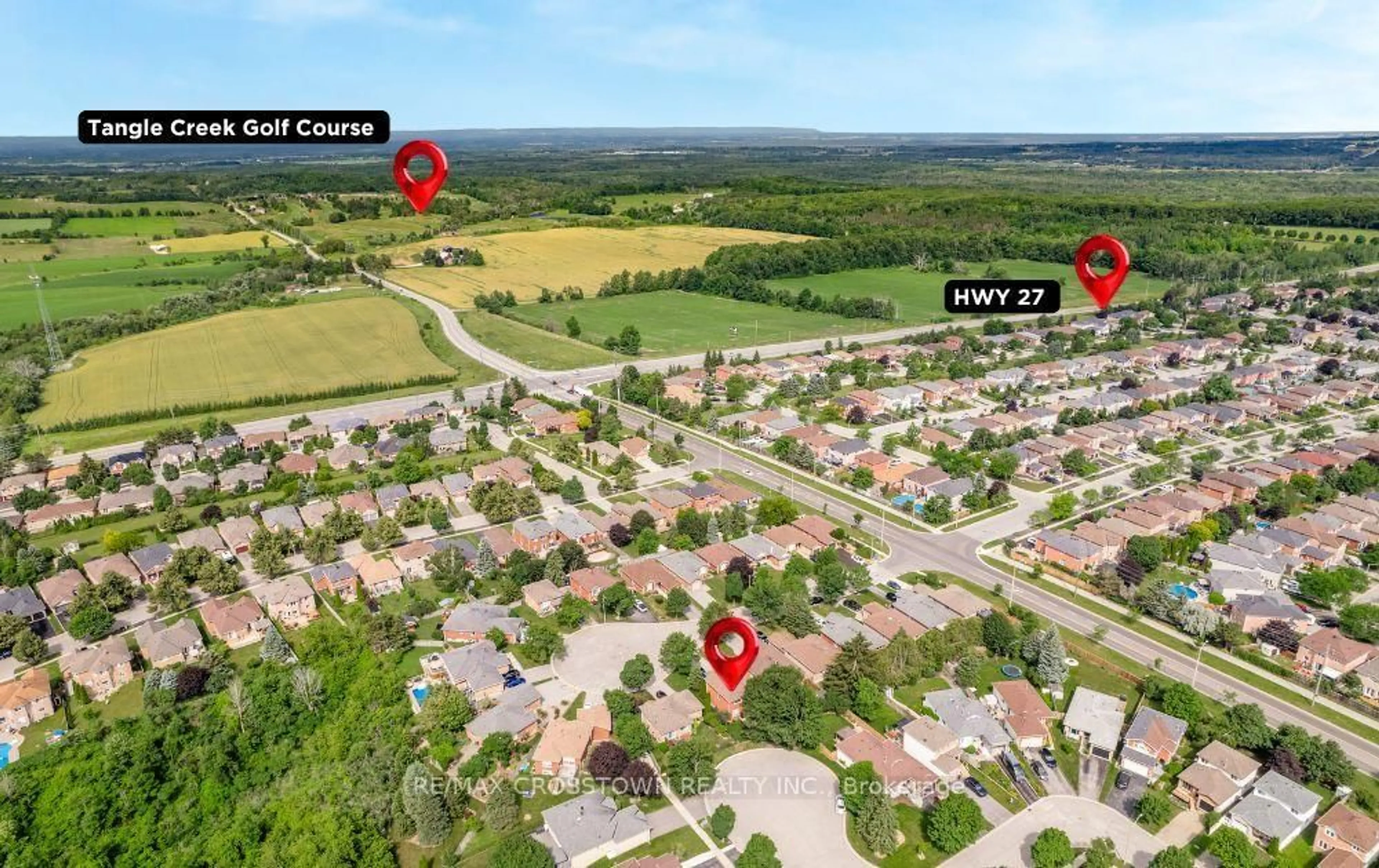 A pic from outside/outdoor area/front of a property/back of a property/a pic from drone, street for 11 Revelstoke Crt, Barrie Ontario L4N 8X7