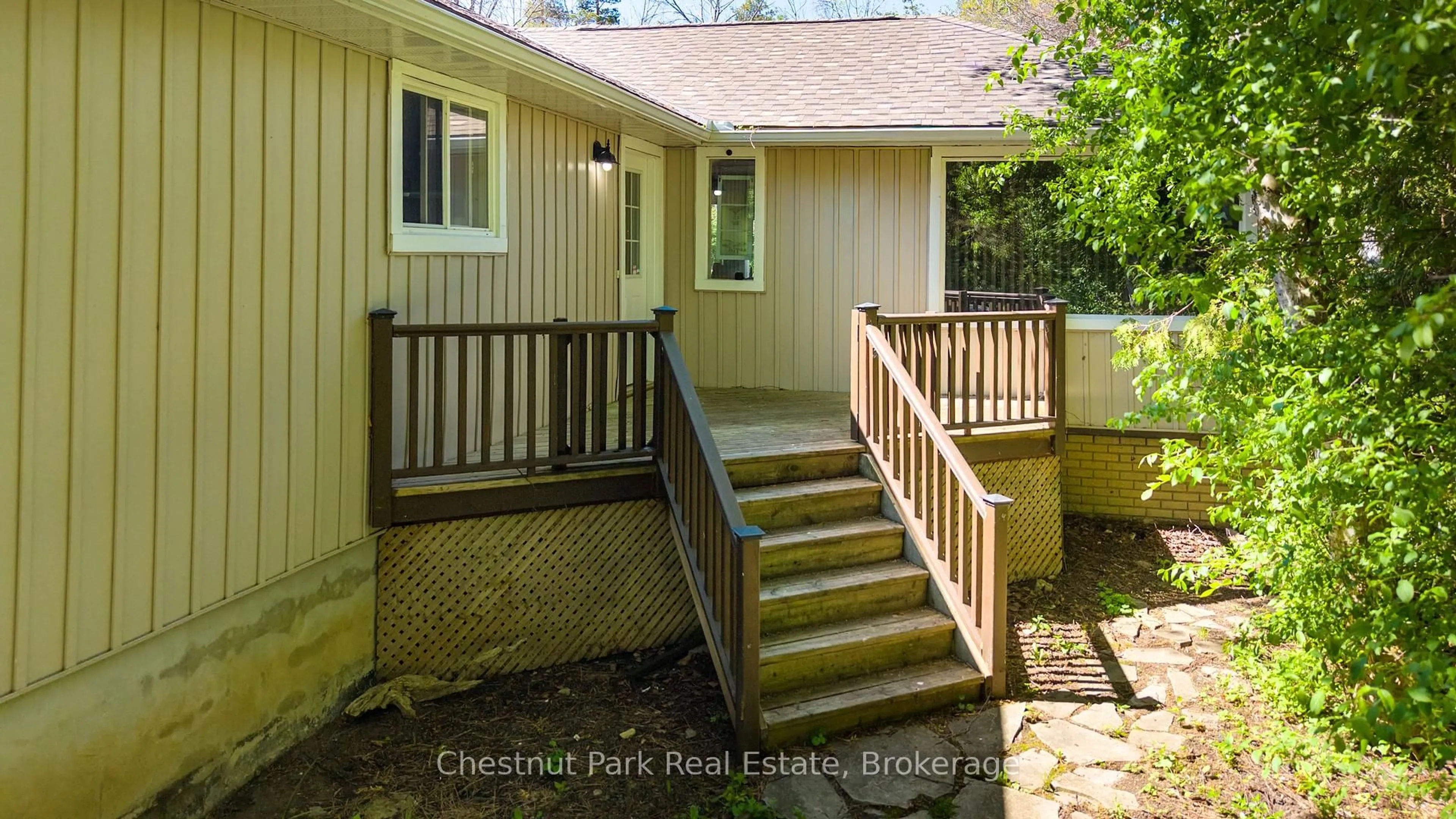 Patio, water/lake/river/ocean view for 4 Parkside Ave, Collingwood Ontario L9Y 5P3