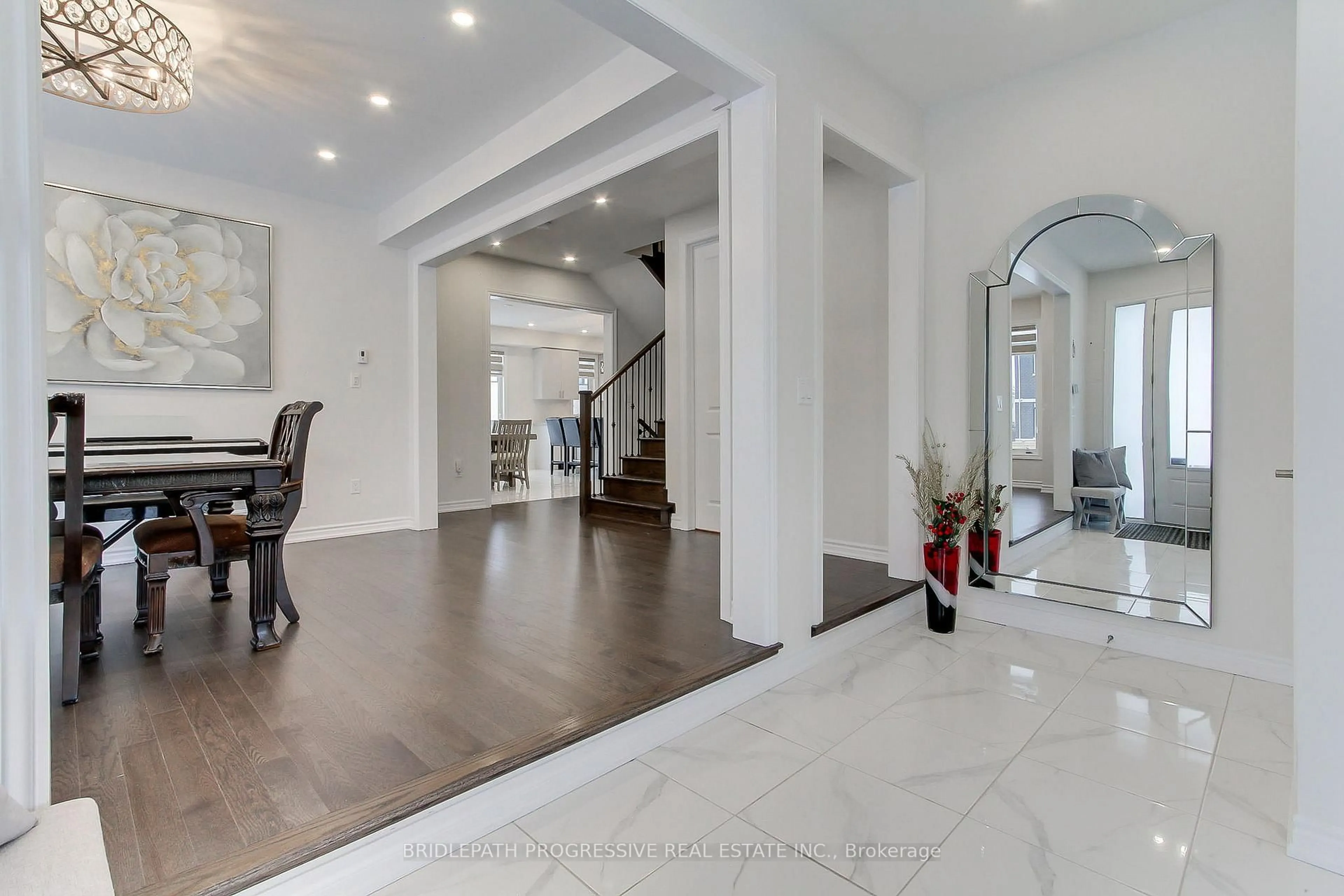 Indoor foyer for 145 Terry Fox Dr, Barrie Ontario L9J 0L9