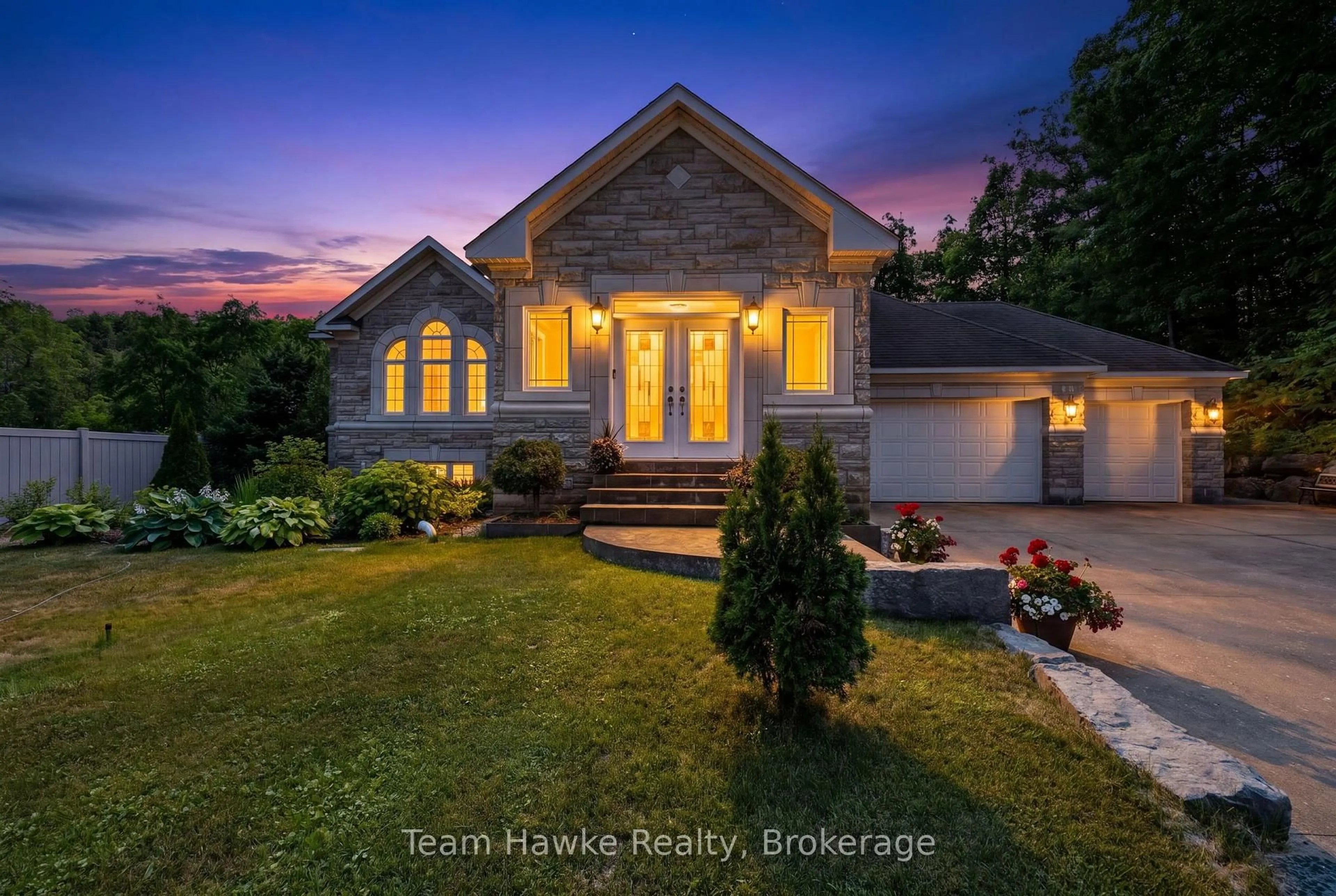 A pic from outside/outdoor area/front of a property/back of a property/a pic from drone, water/lake/river/ocean view for 9 Tucson Rd, Tiny Ontario L9M 0B6