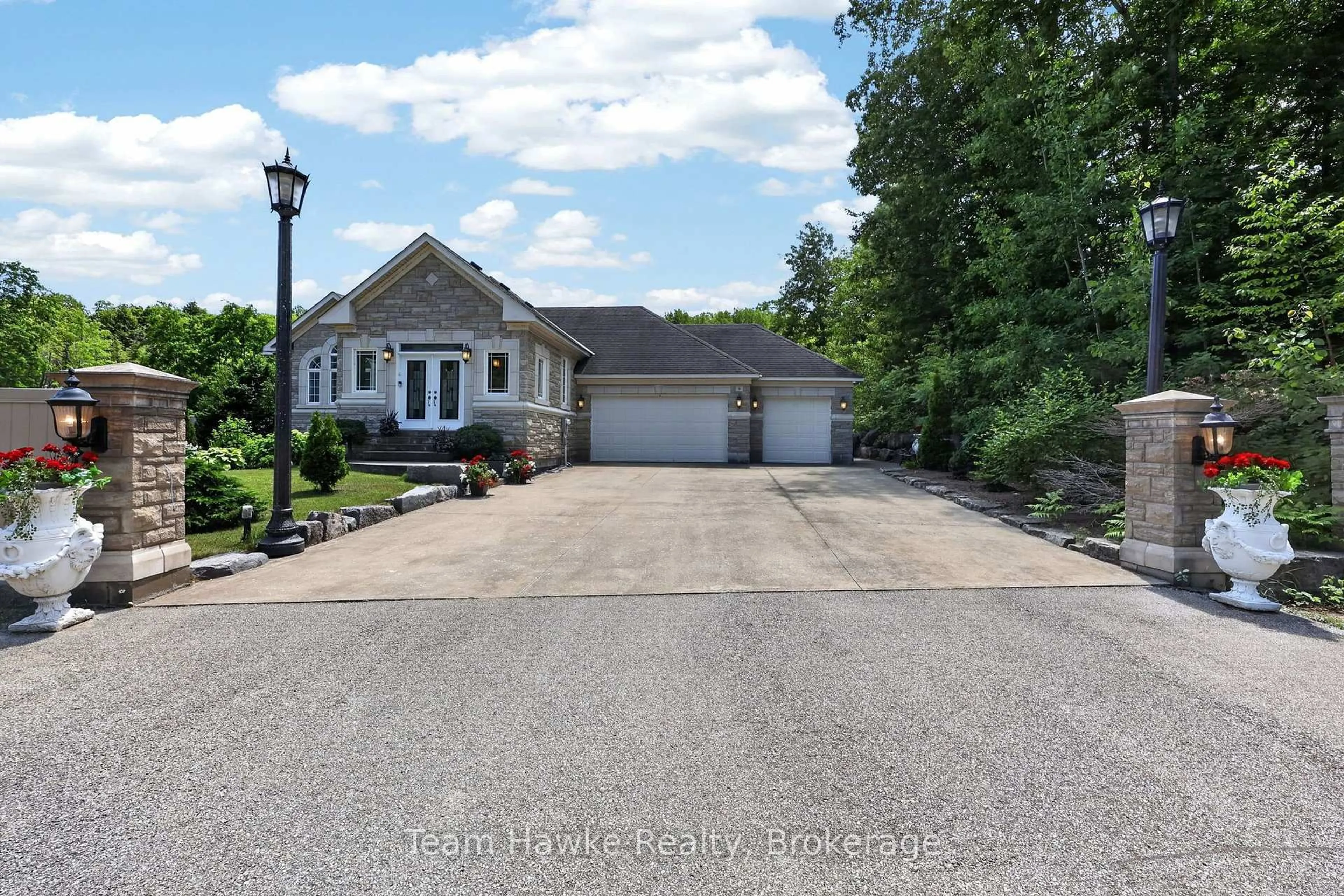 A pic from outside/outdoor area/front of a property/back of a property/a pic from drone, street for 9 Tucson Rd, Tiny Ontario L9M 0B6