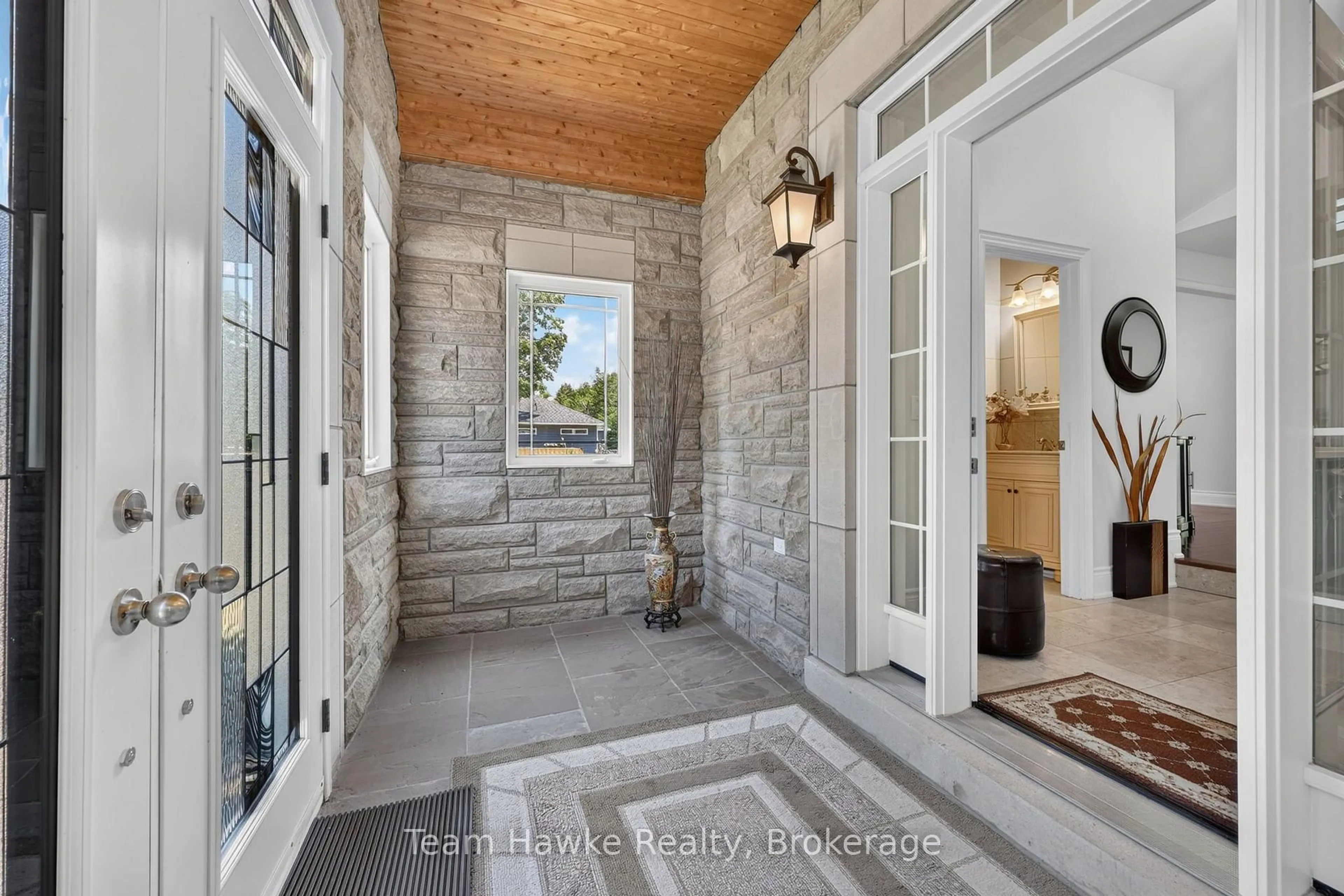 Indoor entryway for 9 Tucson Rd, Tiny Ontario L9M 0B6
