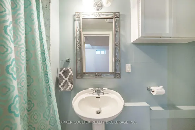 24 Hopkins Rd, Barrie 4