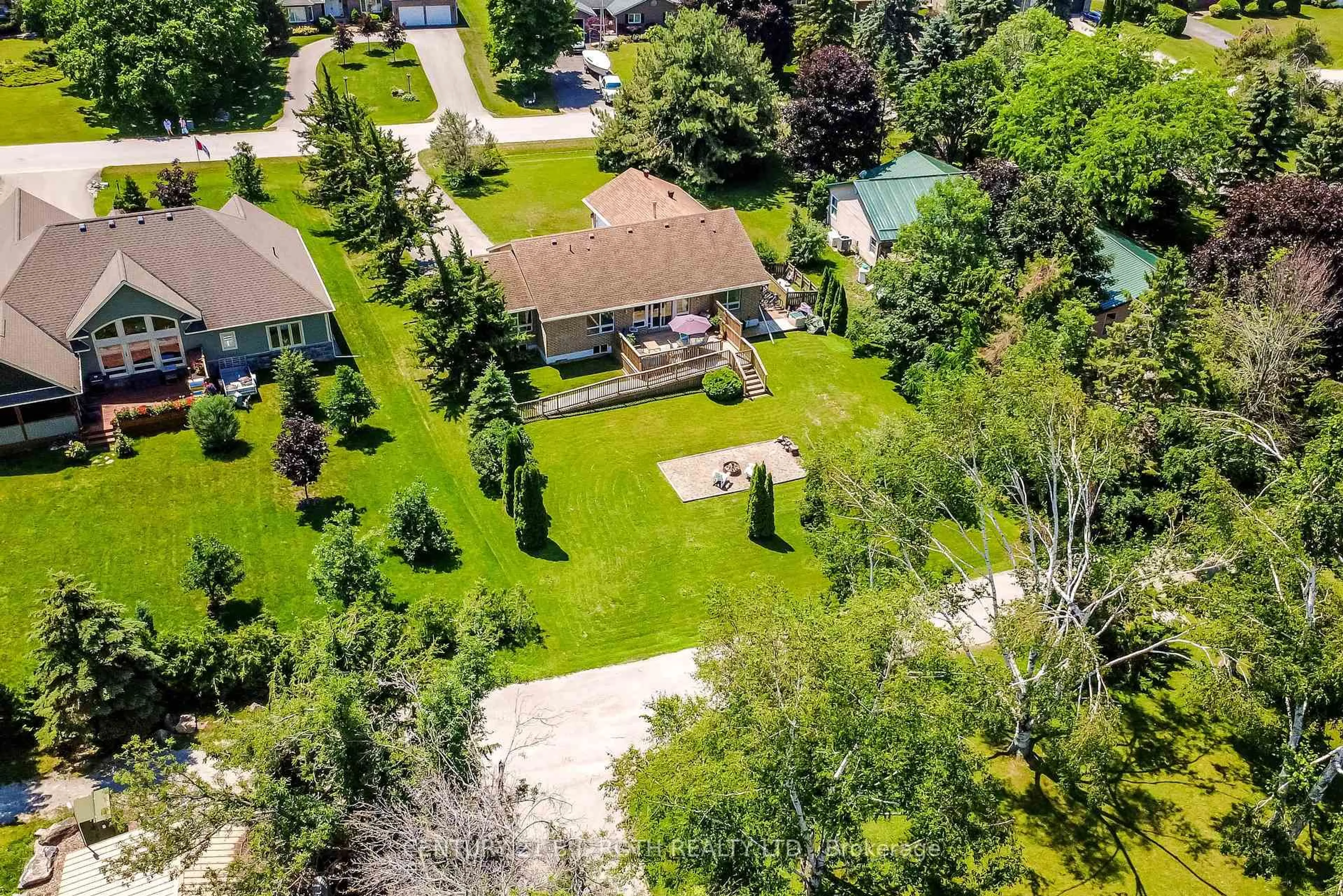 A pic from outside/outdoor area/front of a property/back of a property/a pic from drone, street for 141 Bayshore Dr, Ramara Ontario L0K 1B0