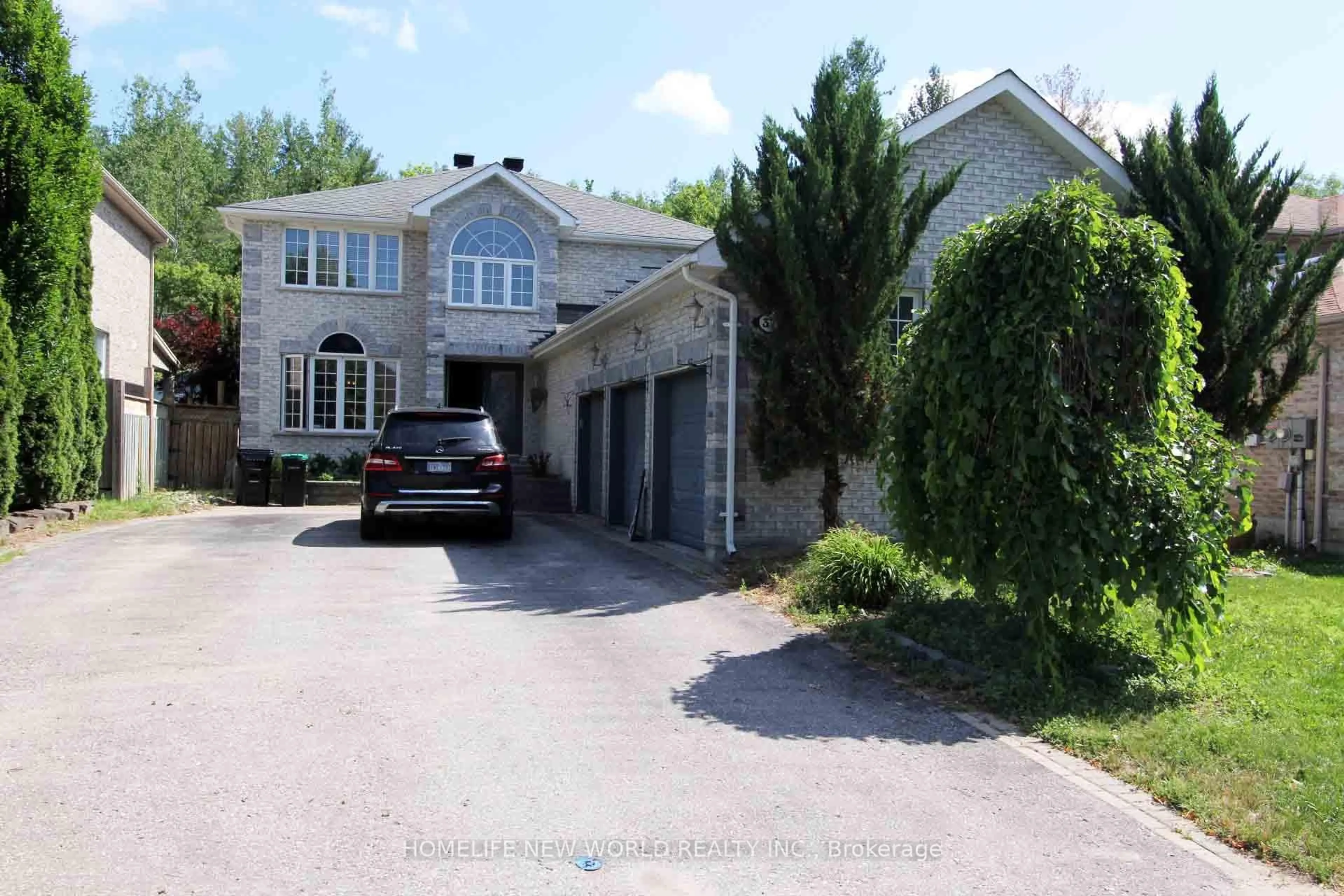 A pic from outside/outdoor area/front of a property/back of a property/a pic from drone, street for 37 Grants Way, Barrie Ontario L4N 0J4