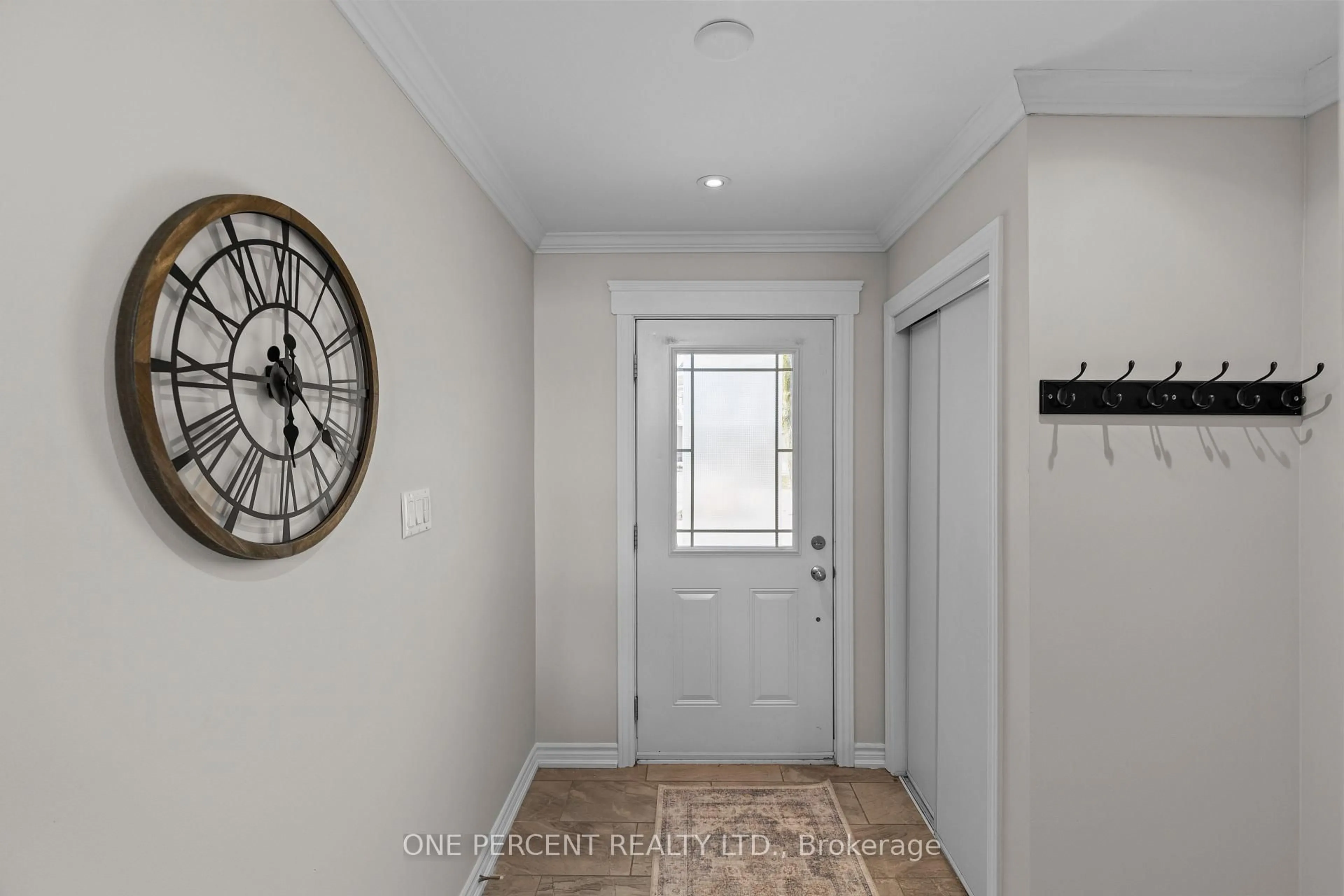 Indoor entryway for 12 Lankin Blvd ##37, Orillia Ontario L3V 6T2