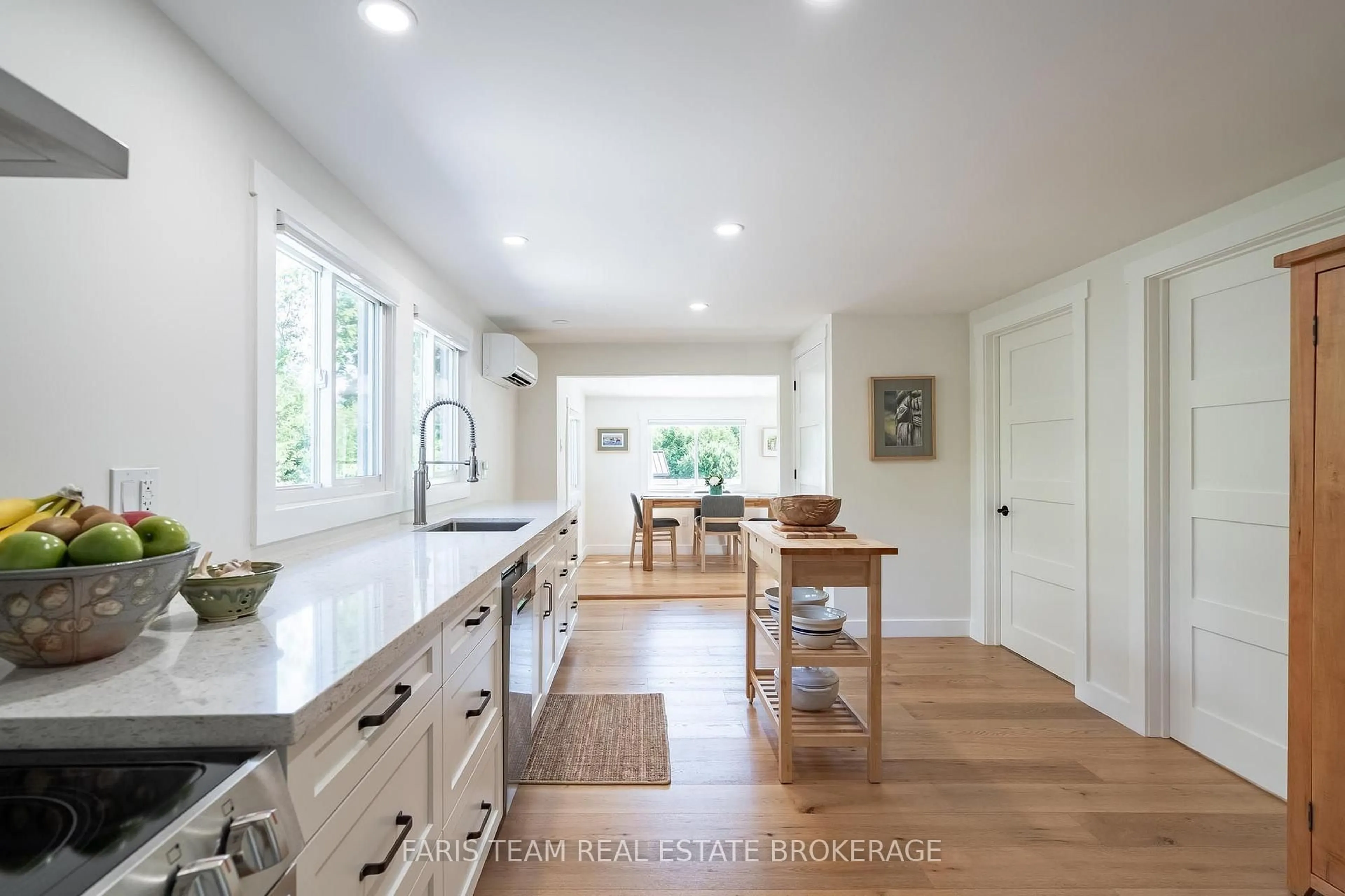 Open concept kitchen, unknown for 47 Sixth St, Midland Ontario L4R 3X1