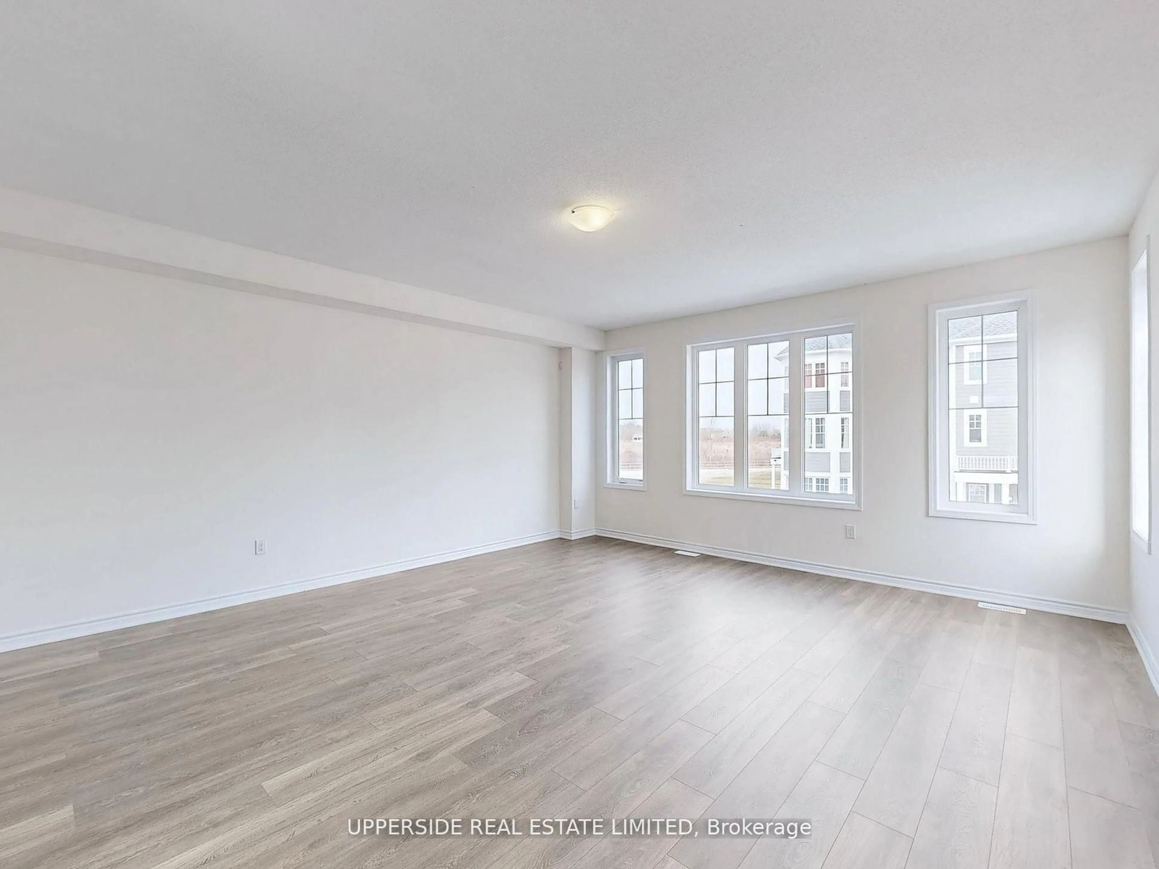 A pic of a room for 18 Lana Circ, Wasaga Beach Ontario L9Z 0L2