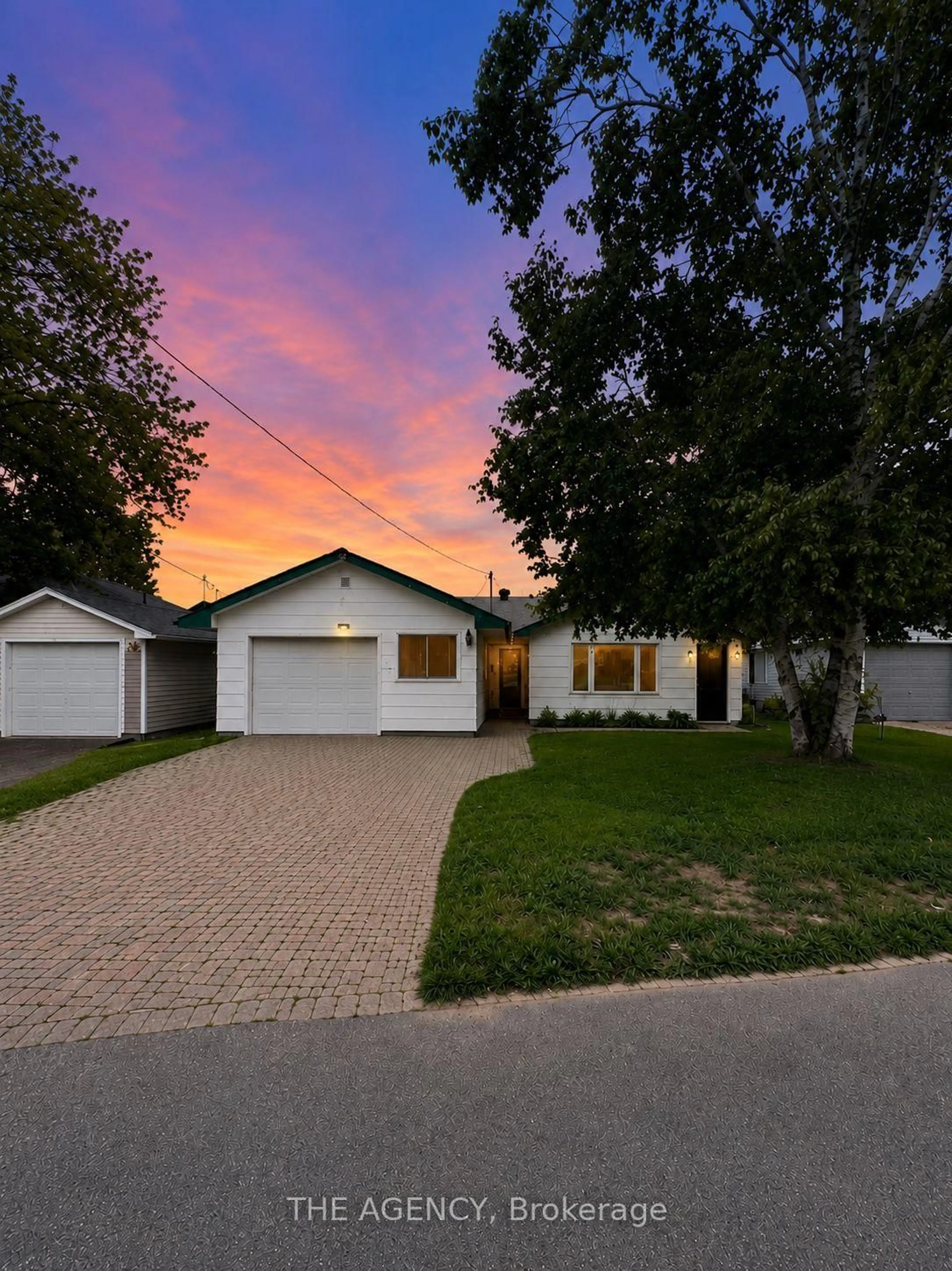 Home with brick exterior material, street for 124 Davey Dr, Orillia Ontario L3V 4G8