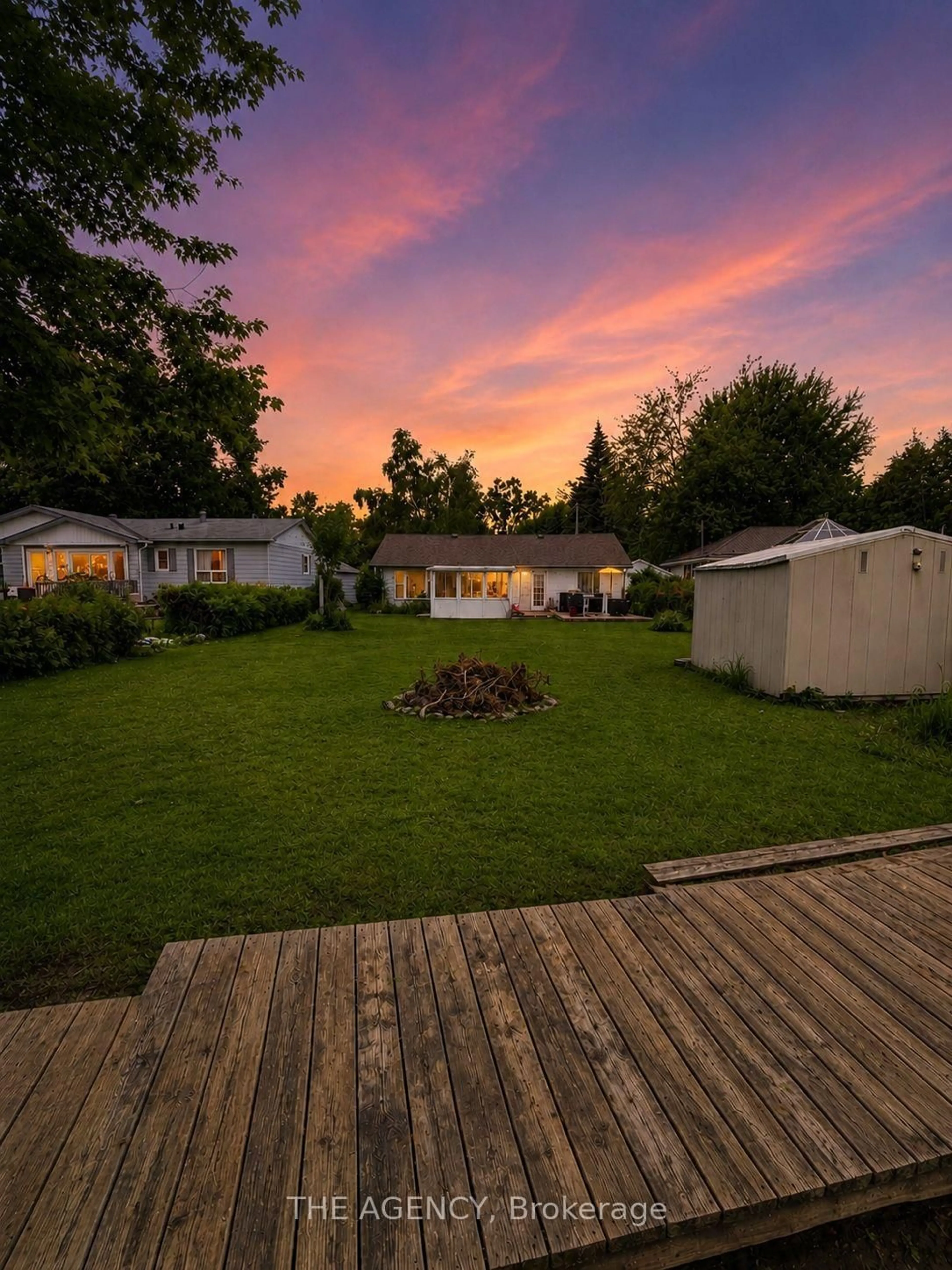 A pic from outside/outdoor area/front of a property/back of a property/a pic from drone, street for 124 Davey Dr, Orillia Ontario L3V 4G8
